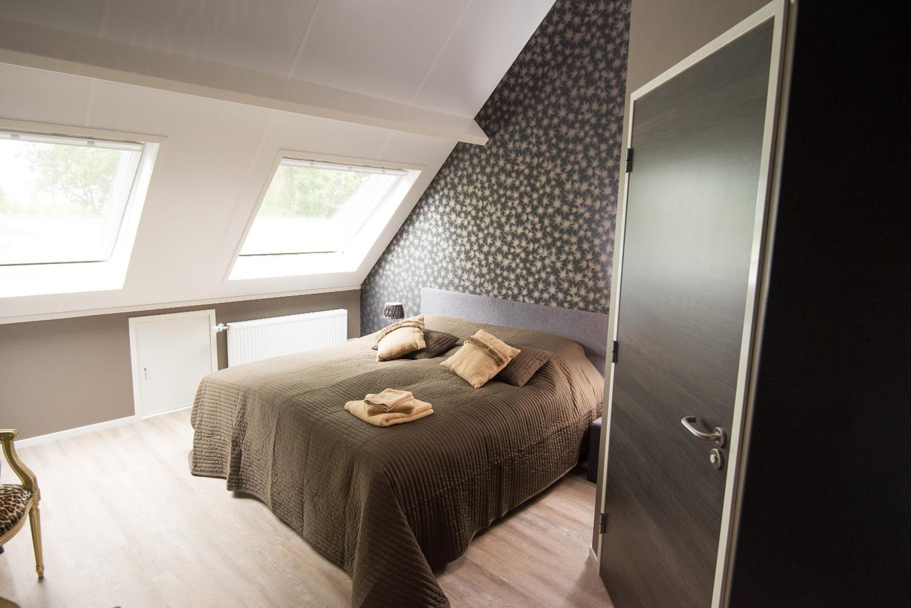 Standard Double Room - Photo 2