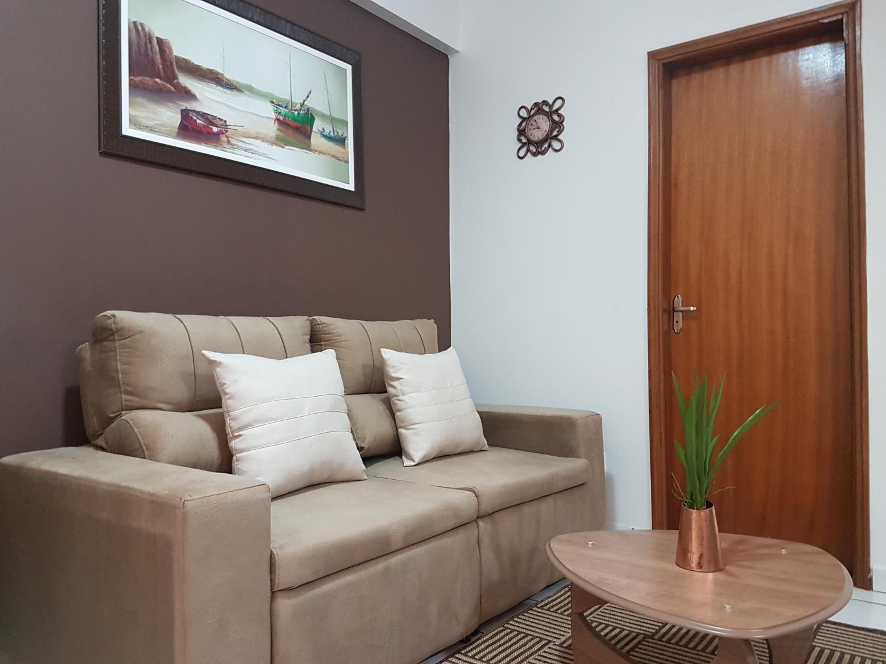 Deluxe King Suite - Photo 6