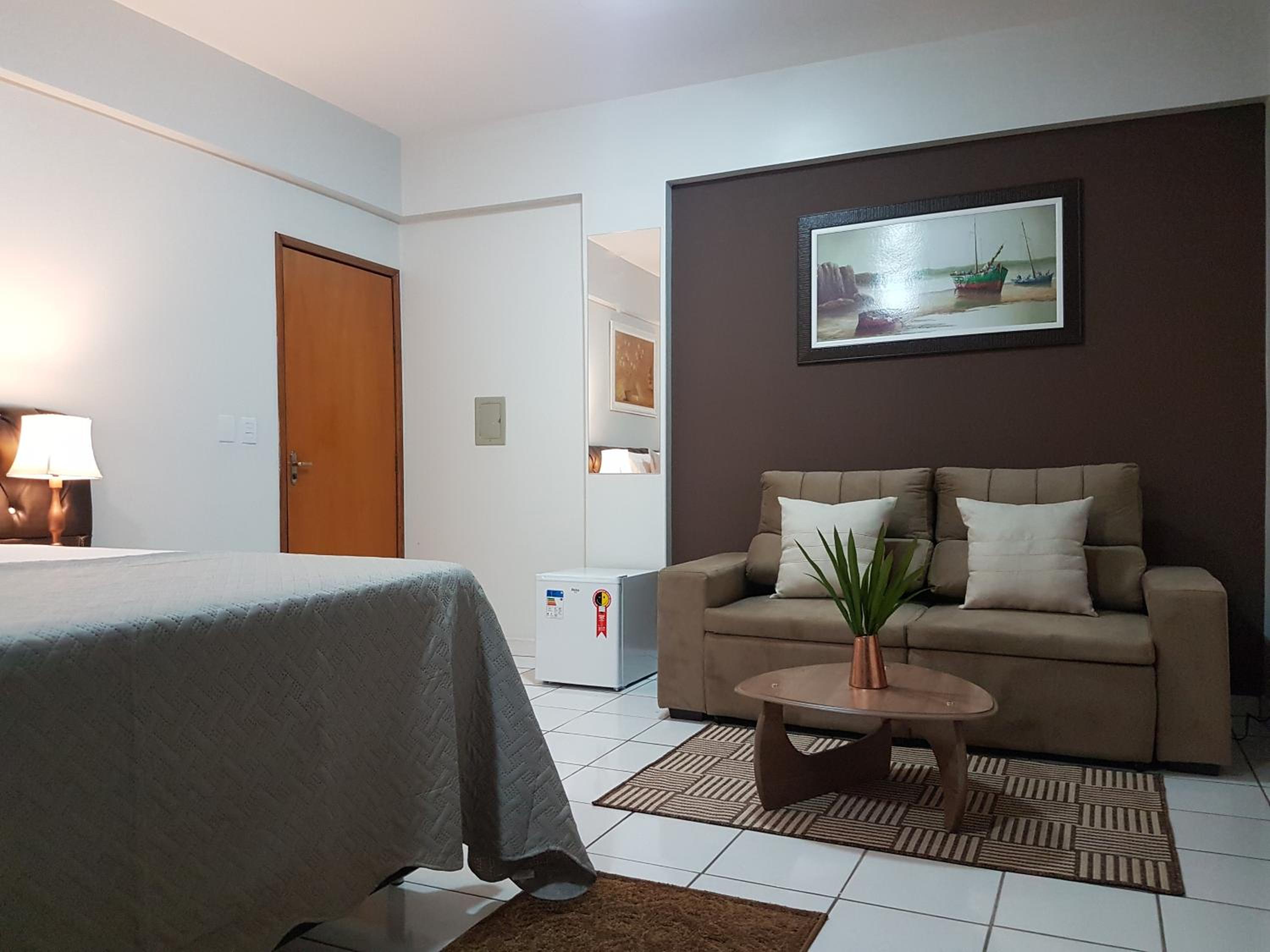 Deluxe King Suite - Photo 2