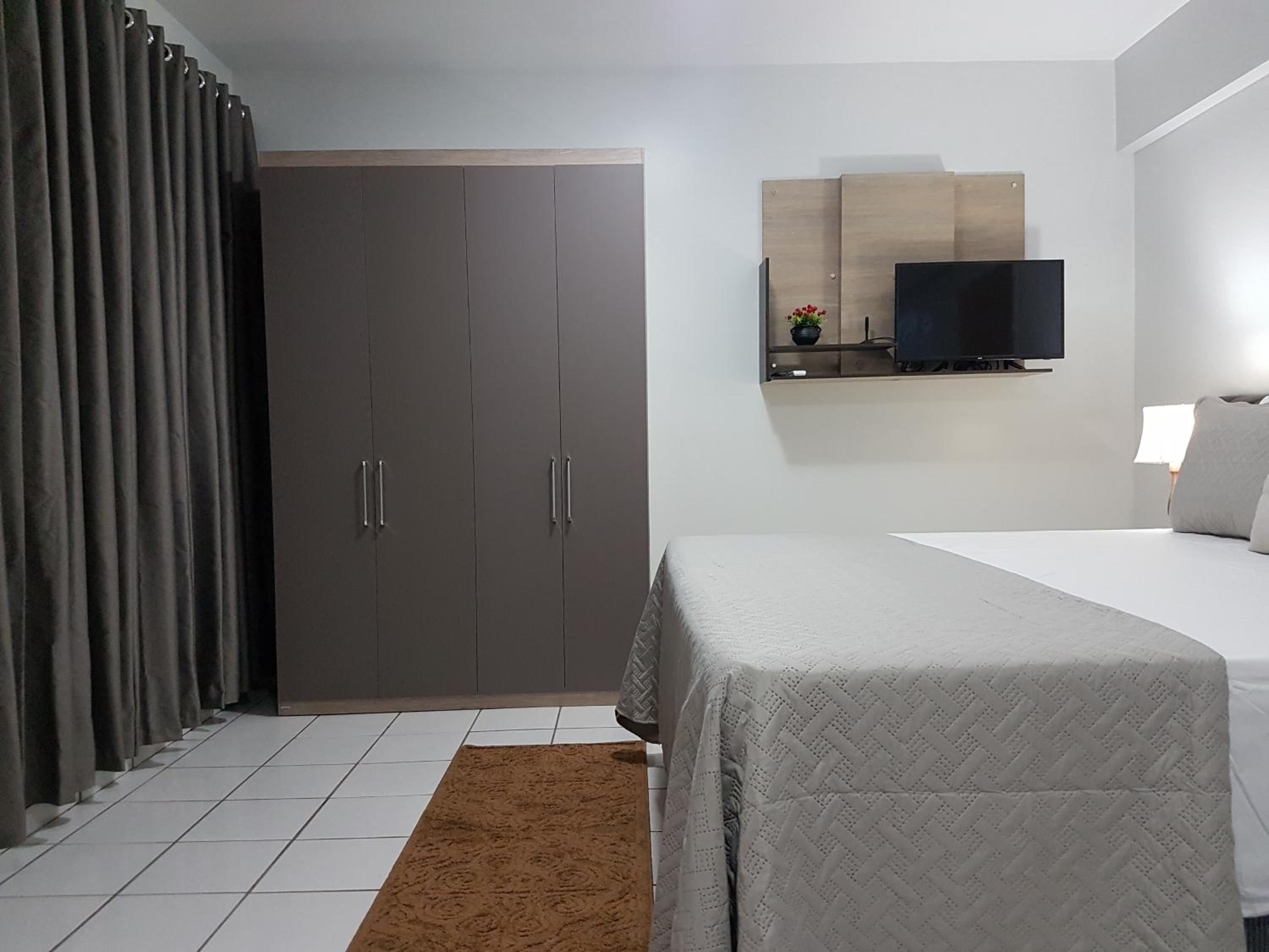 Deluxe King Suite - Photo 4
