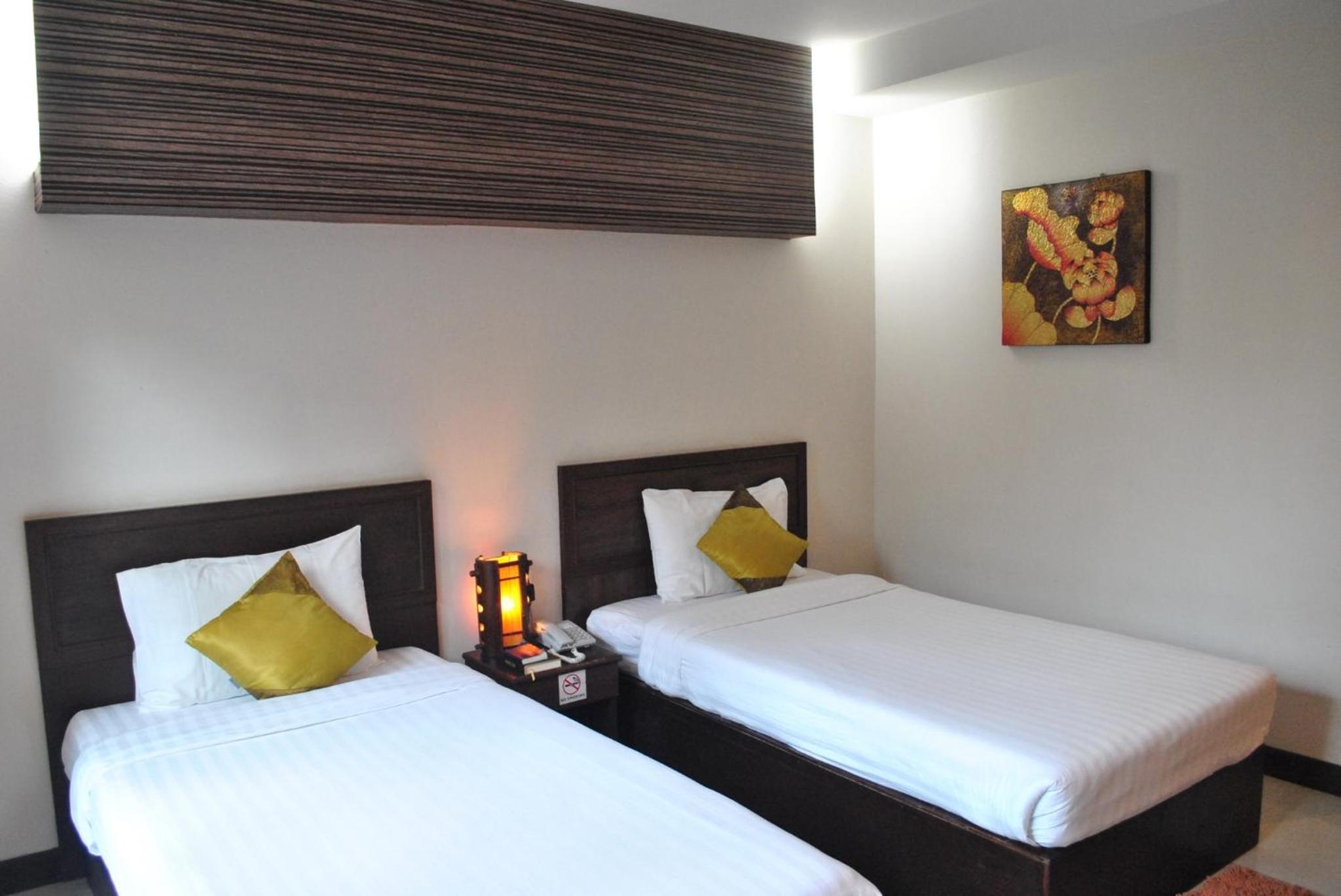 Deluxe Twin Room - Photo 12
