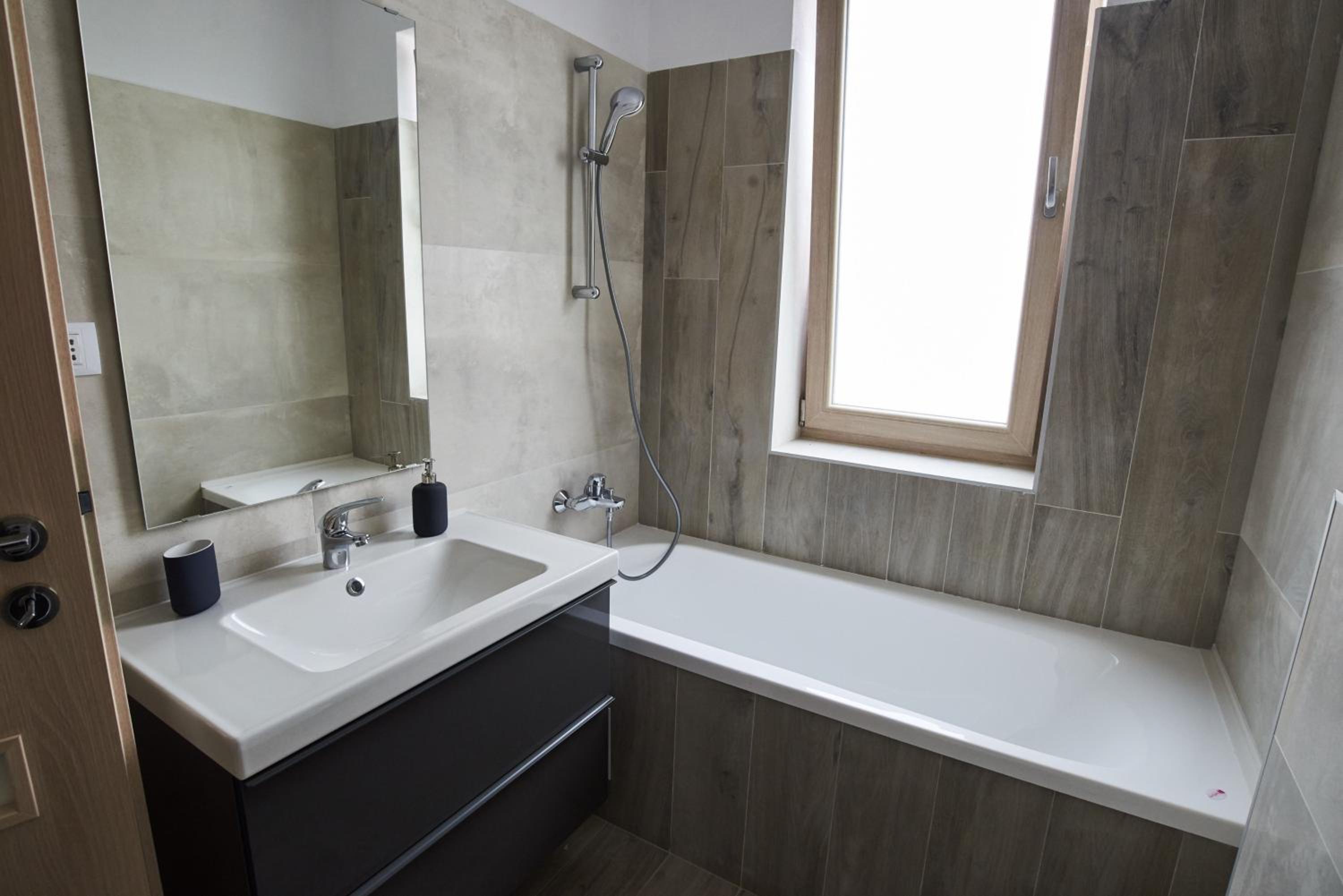 One-Bedroom Apartment - Photo 13