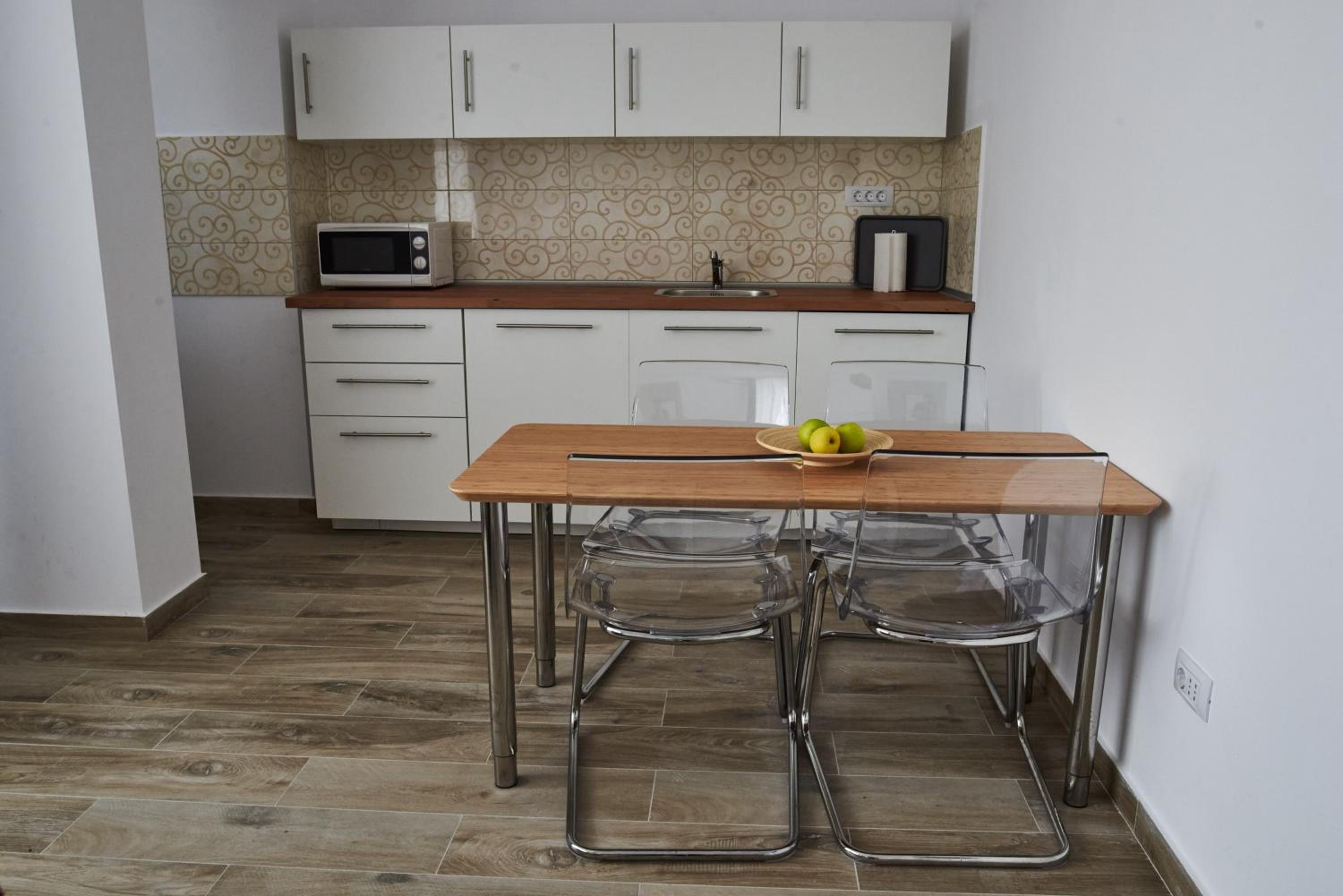 One-Bedroom Apartment - Photo 12