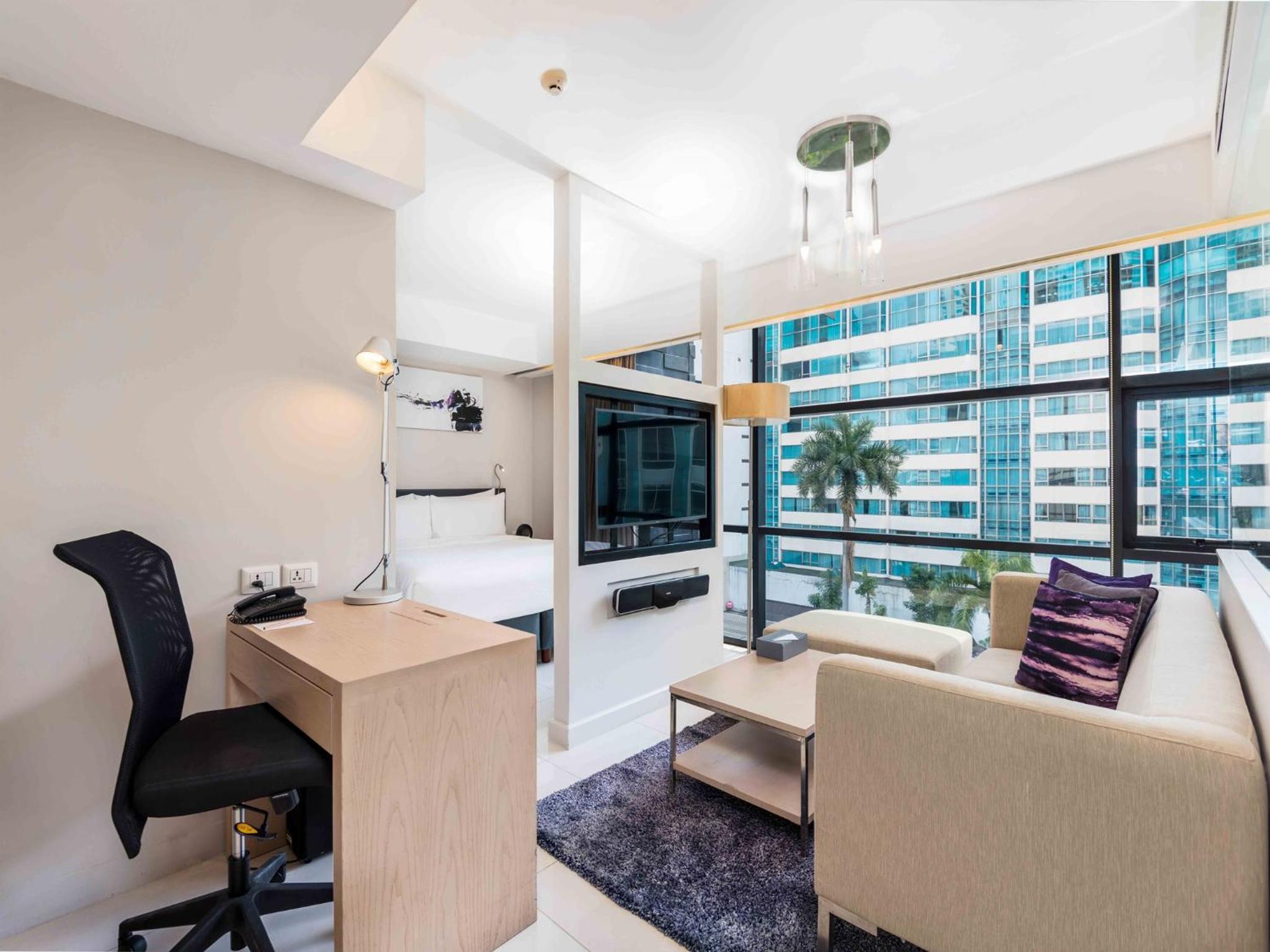Studio Grand Deluxe