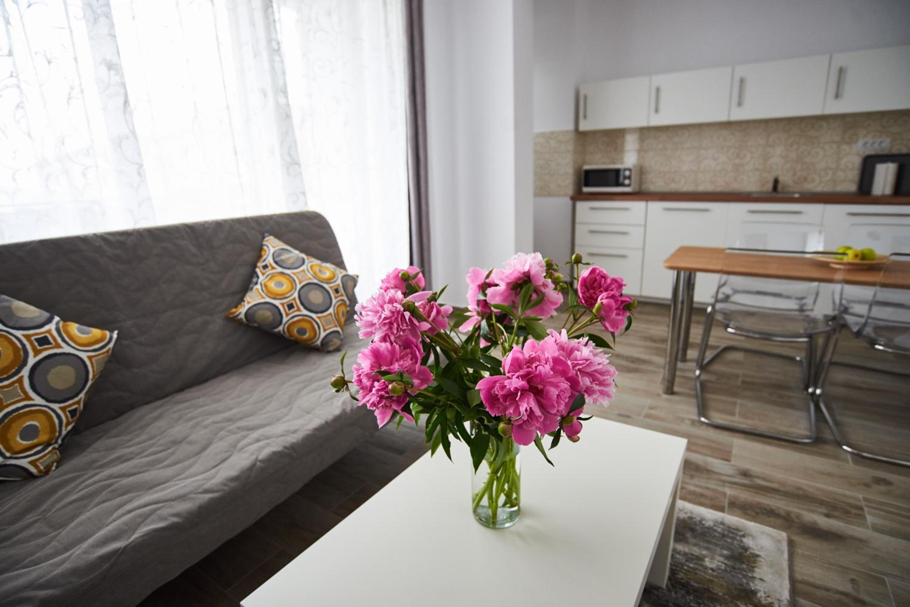 One-Bedroom Apartment - Photo 8