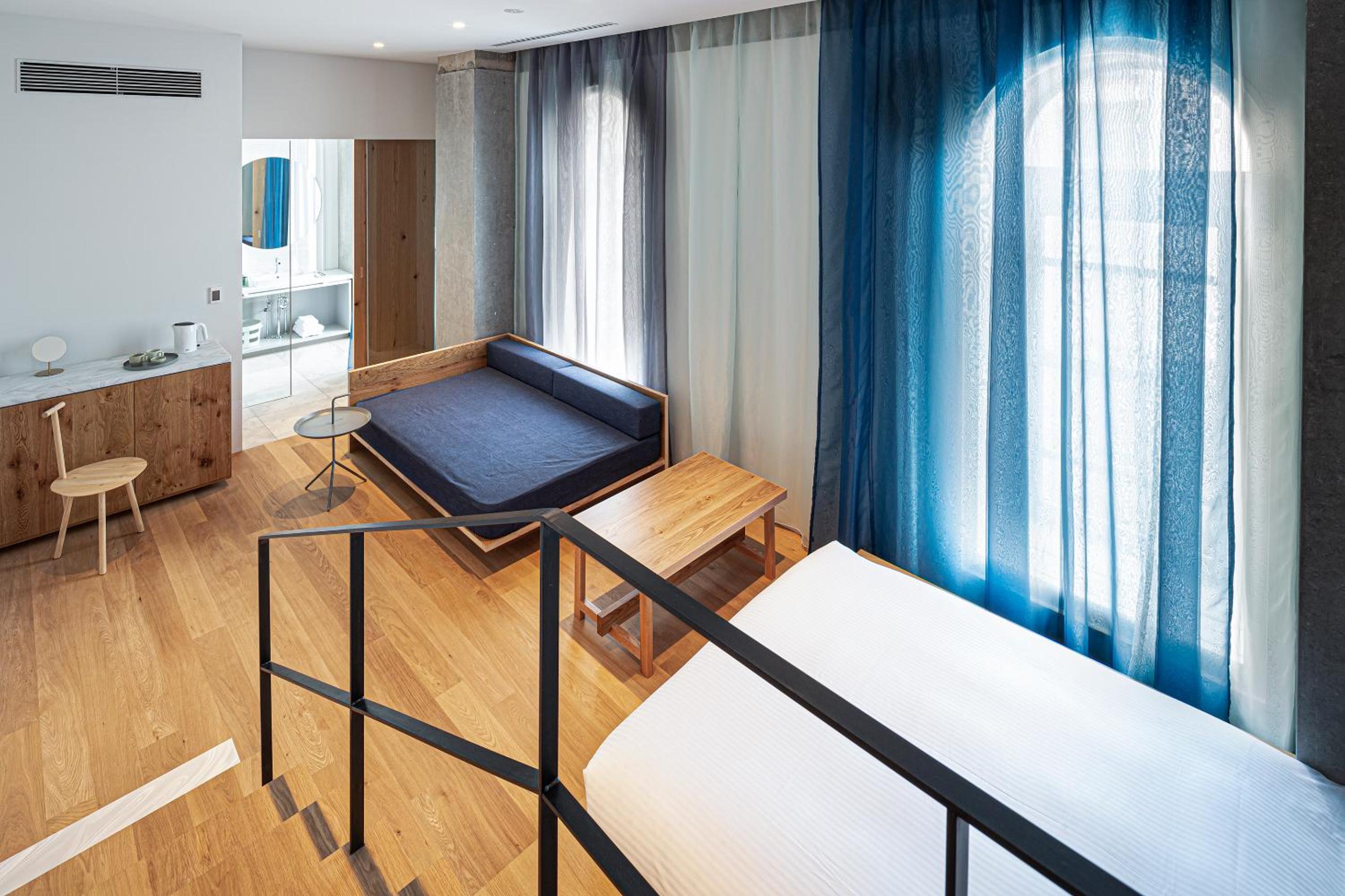 Junior Suite in the Historic Bldg. - Photo 10