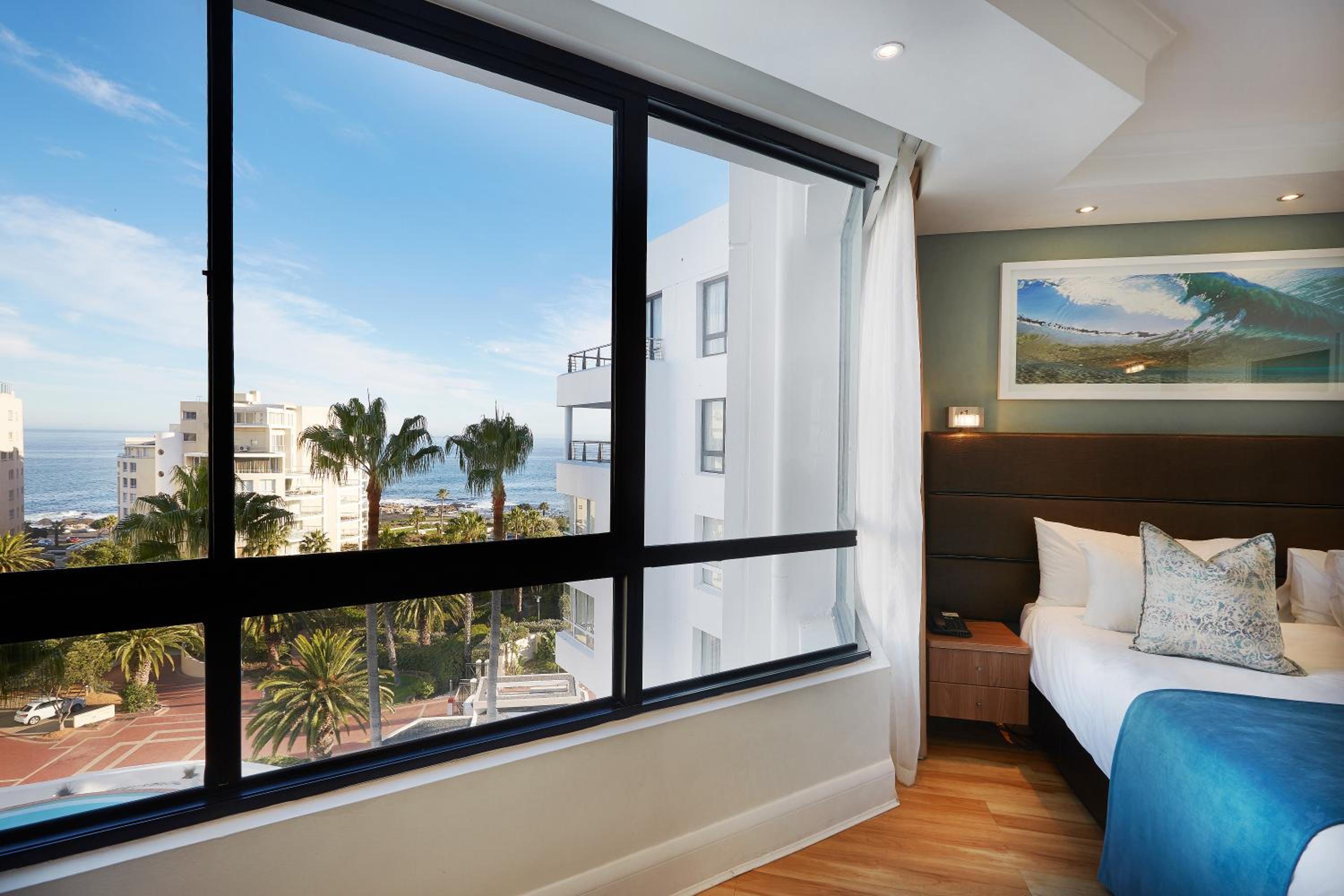 Classic Double Room with Sea View - Photo 2