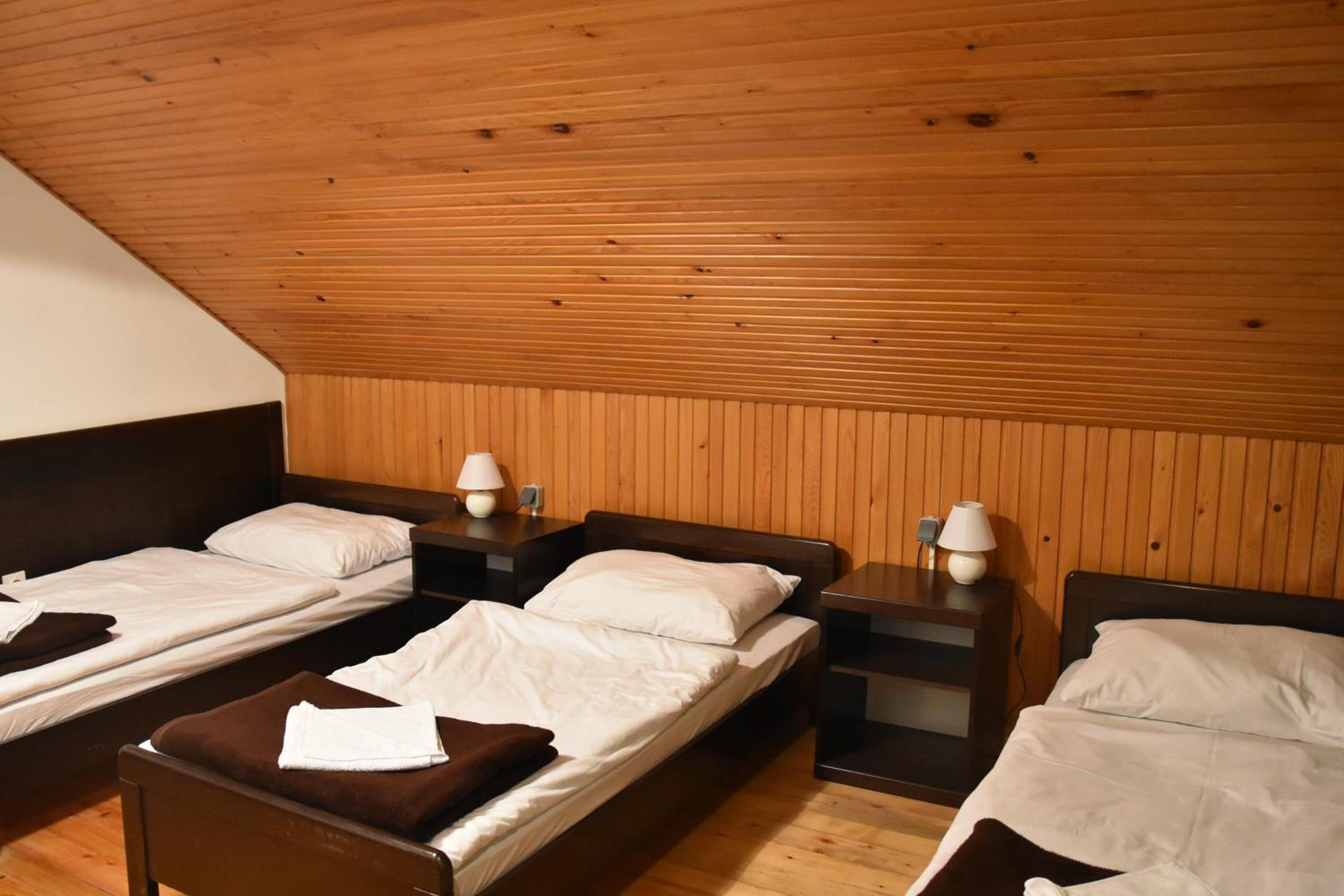 Basic Triple Room With Shared Bathroom