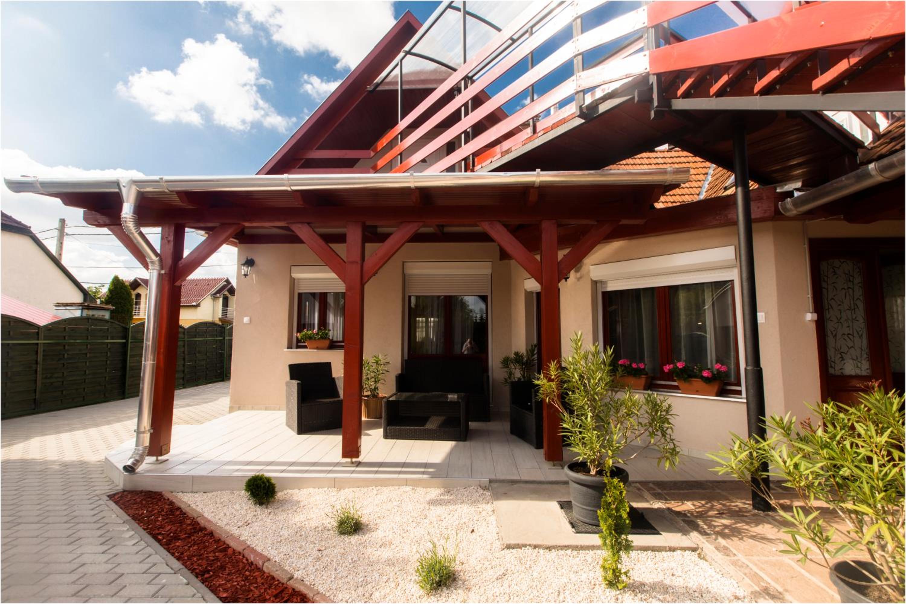 Apartment photo 2