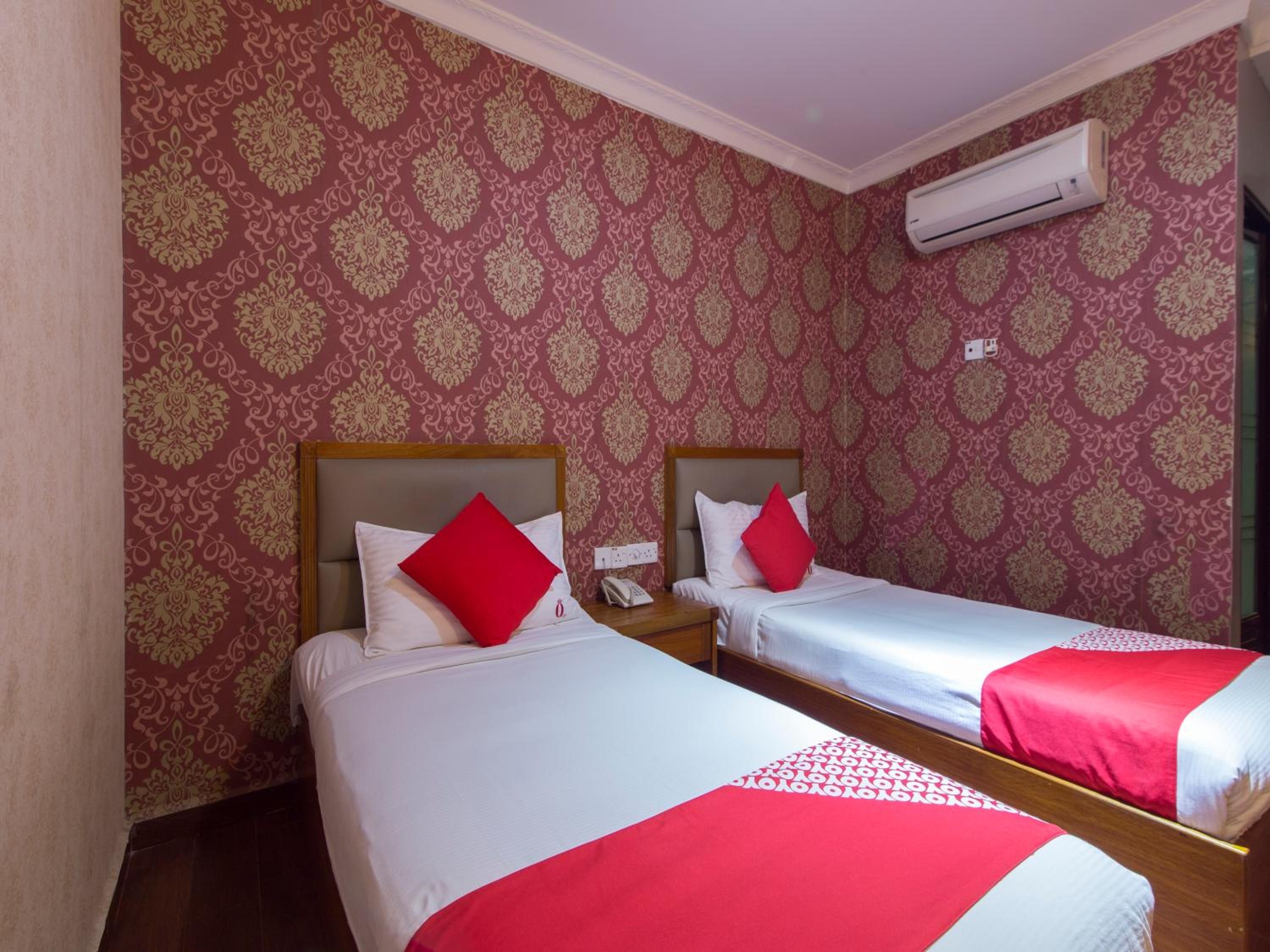 Standard Twin Room - Photo 2