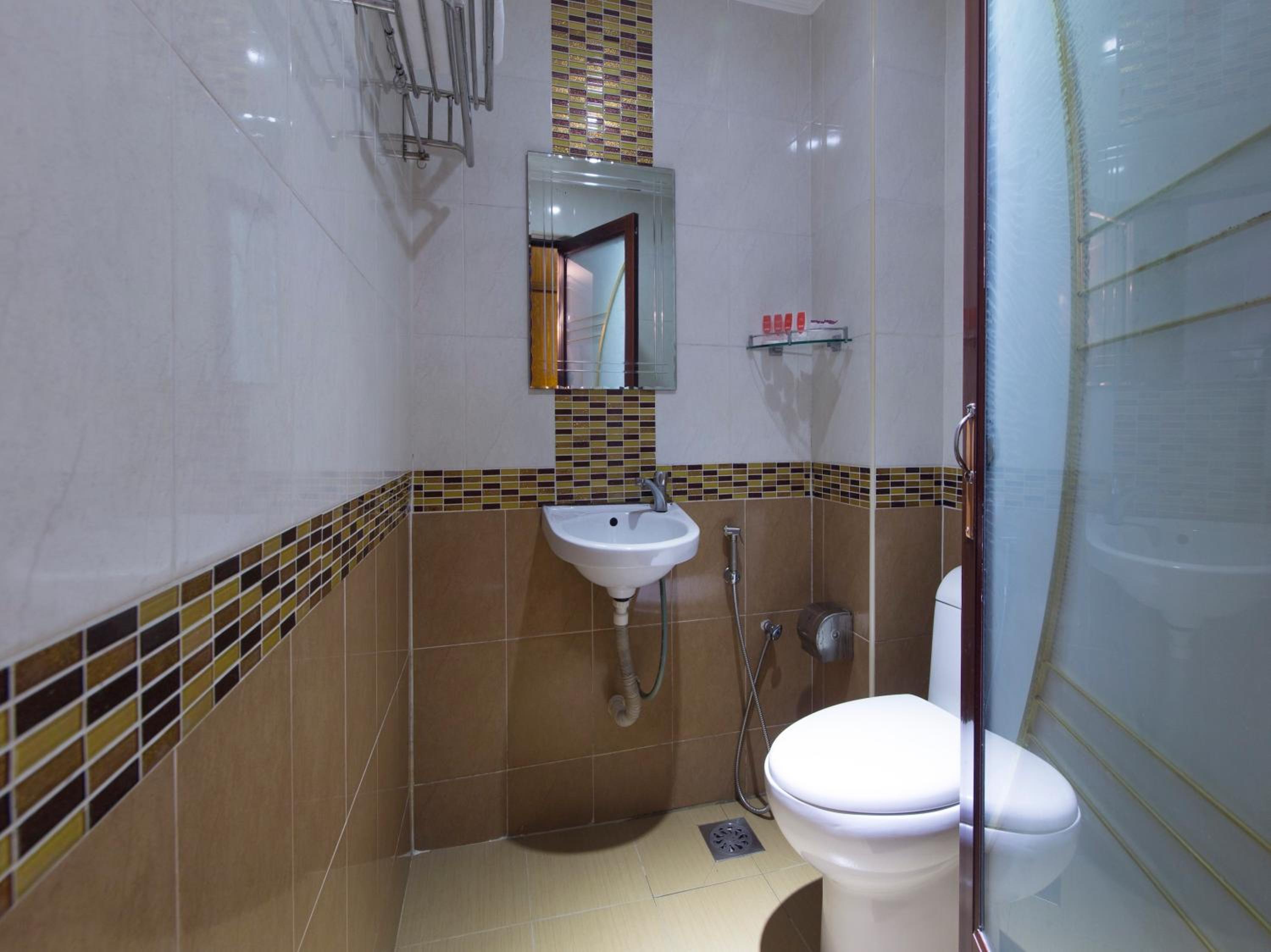 Standard Twin Room - Photo 4