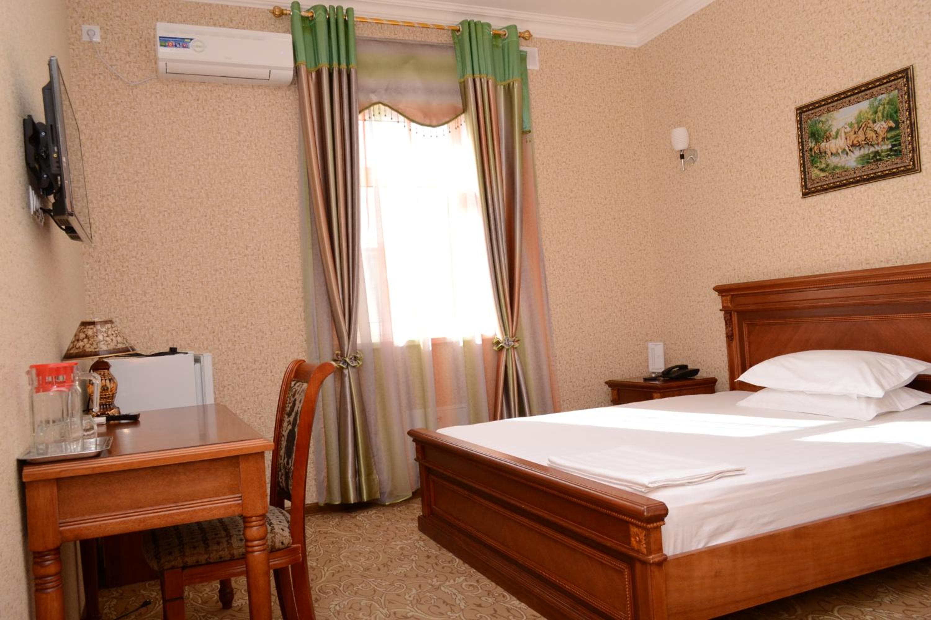 Deluxe Double or Twin Room photo 1