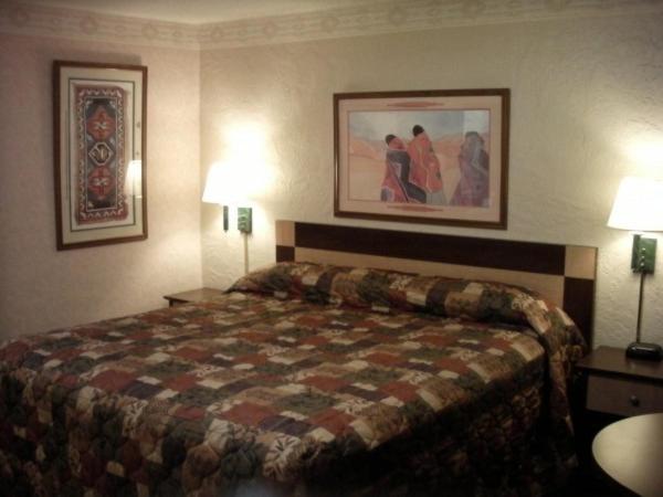 Queen Room photo 3