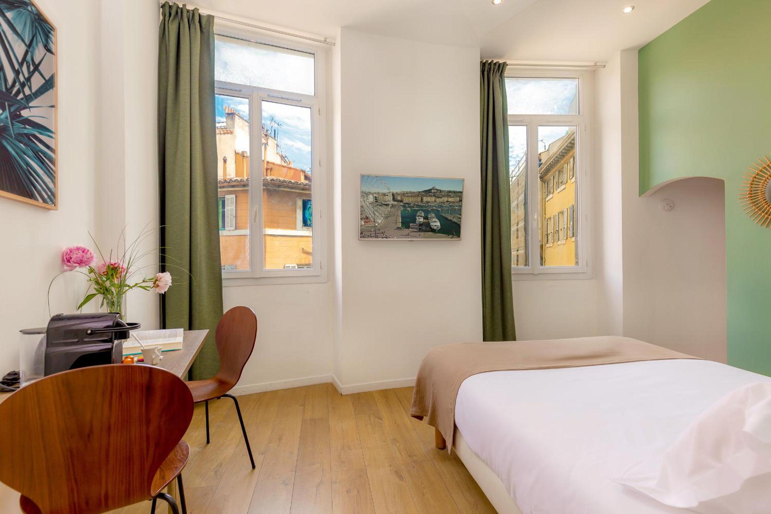 One-Bedroom Apartment with Partial Sea View photo 3