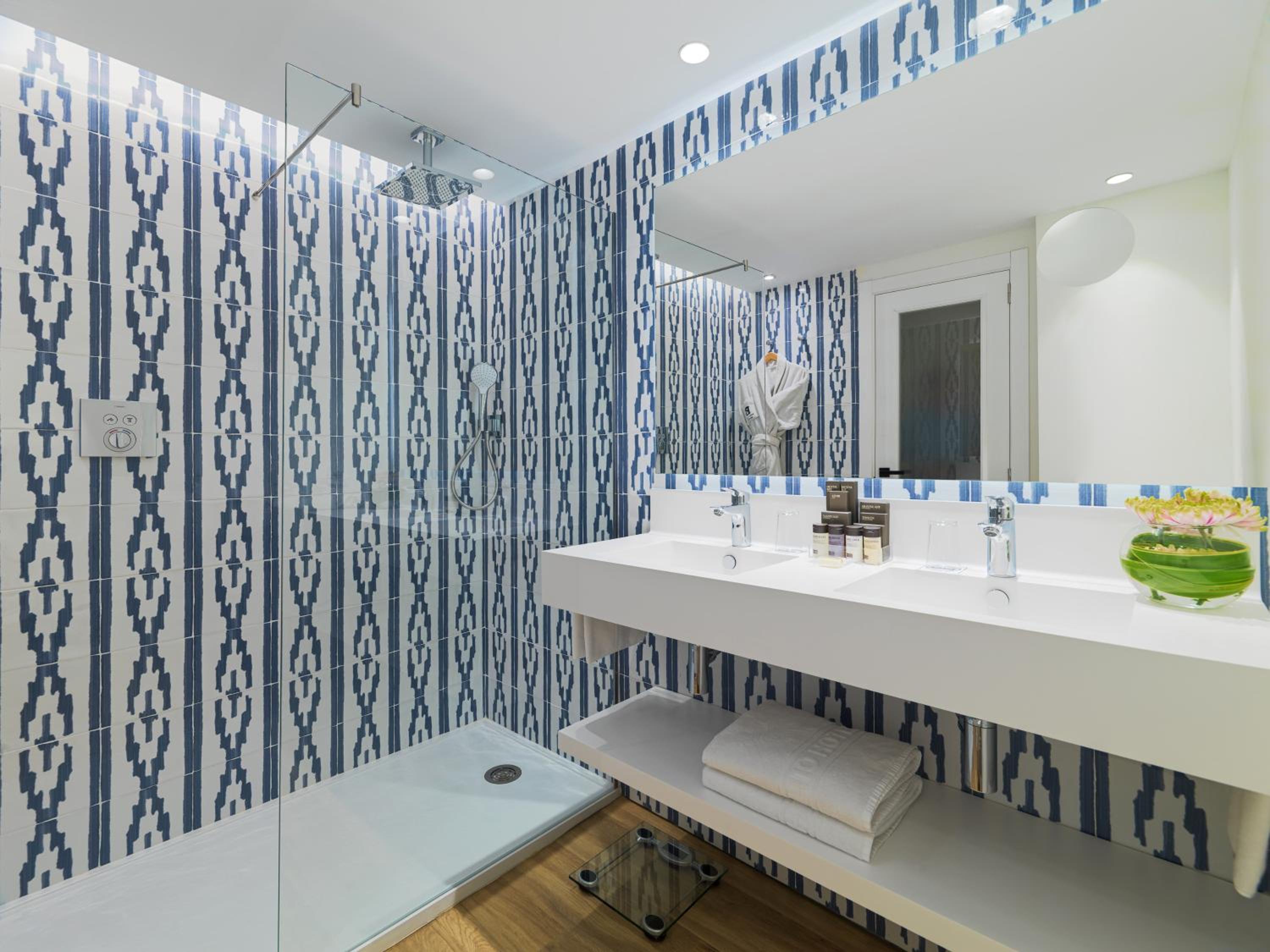 Superior Double or Twin Room with Sea View - Photo 4