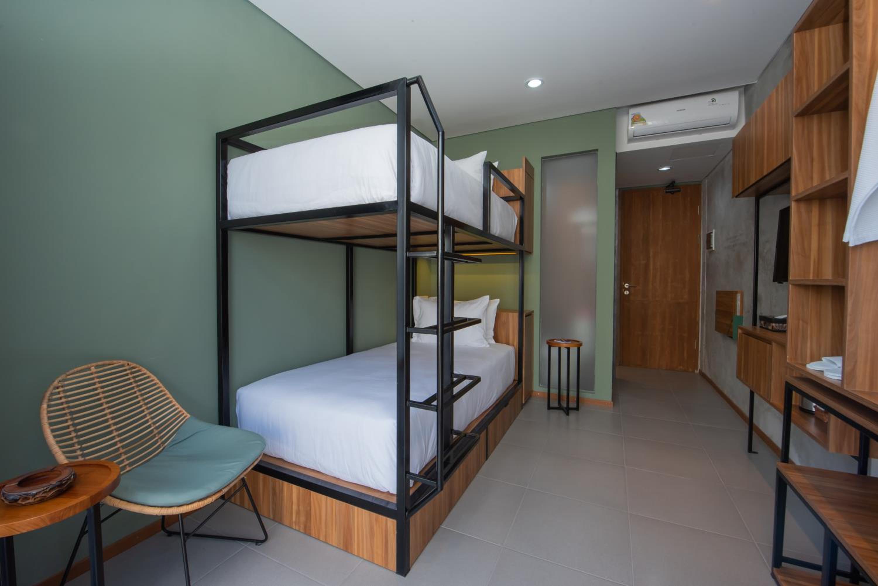 Superior Bunk Bed - Photo 9