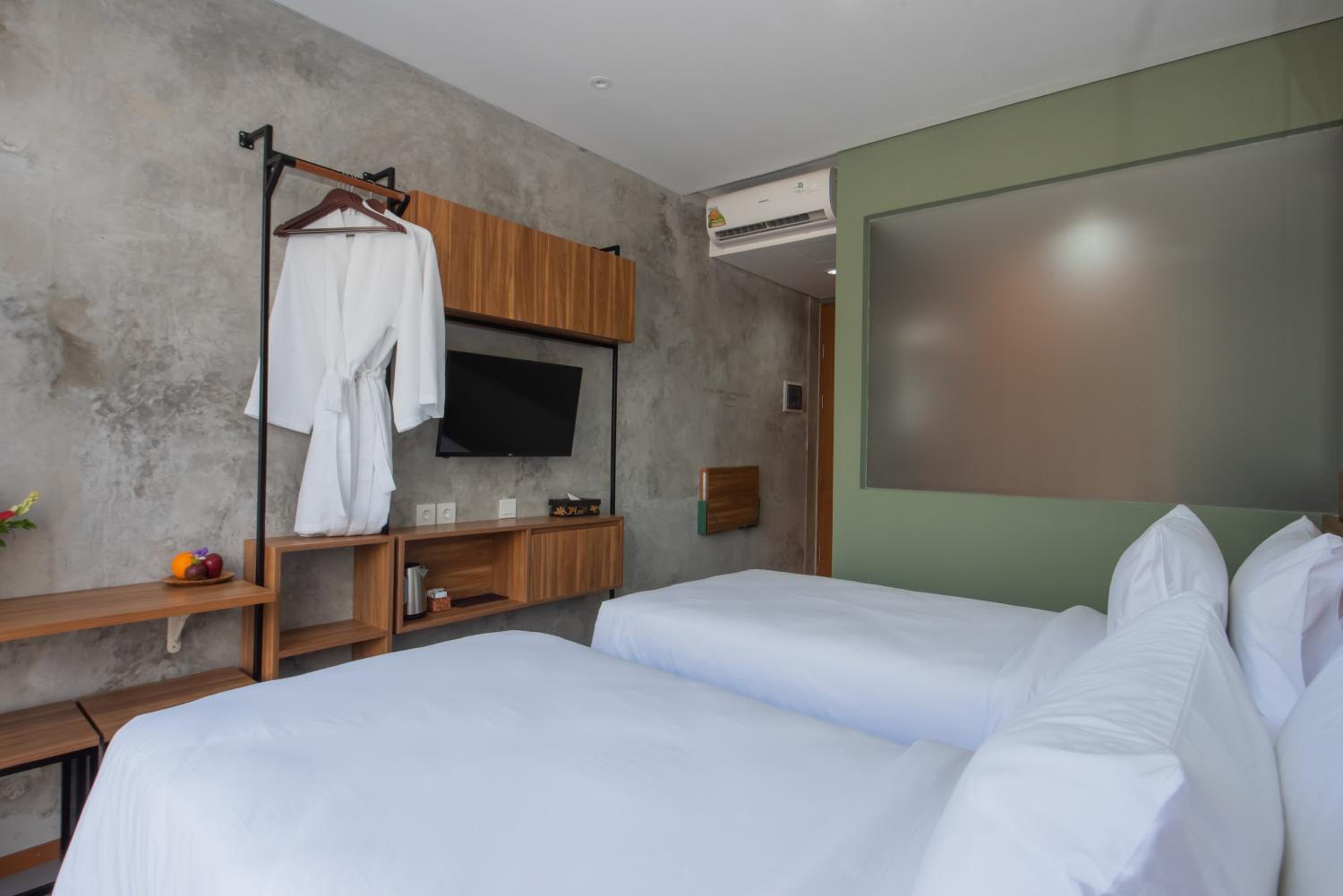 Superior Twin Room - Photo 11