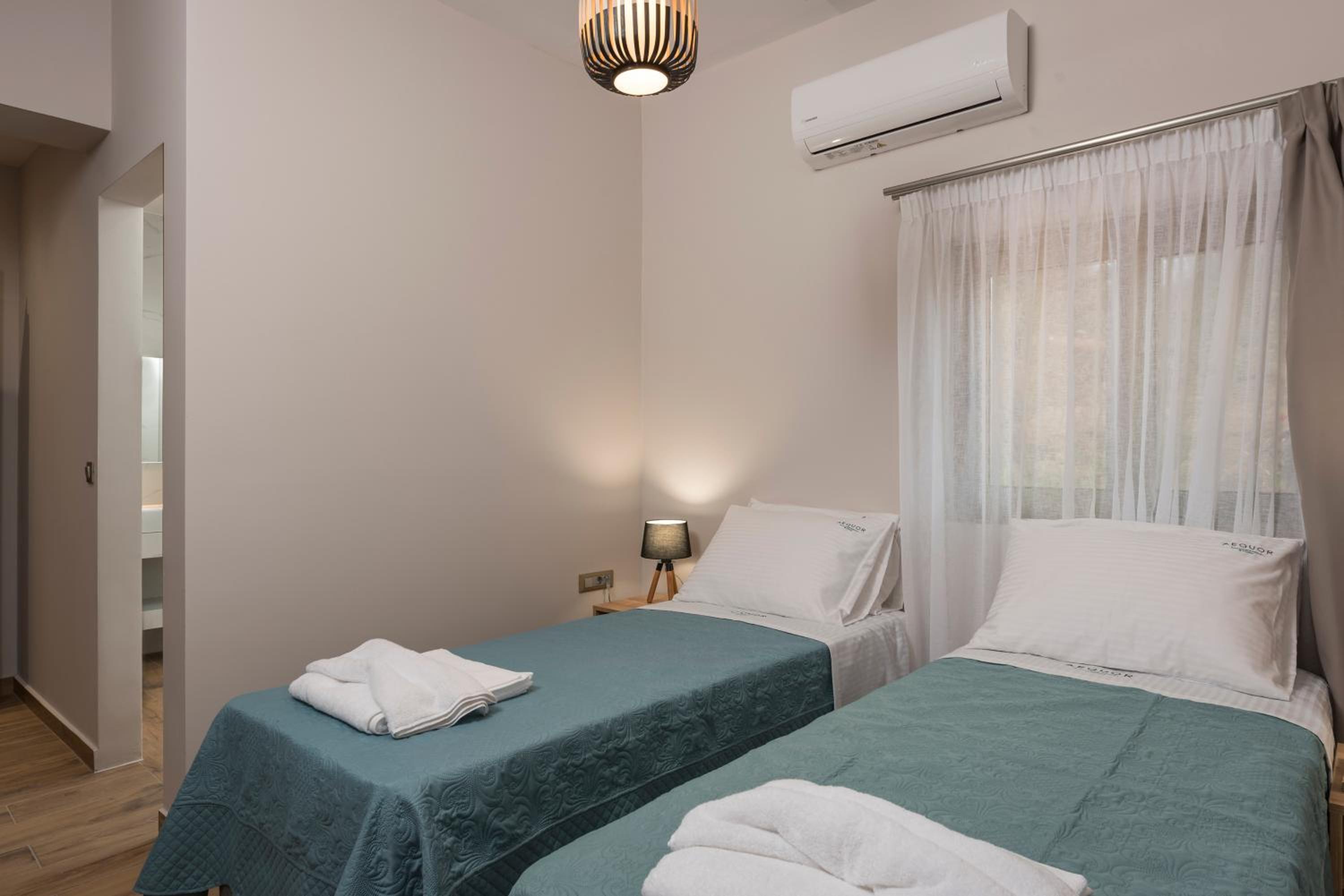 Family Room with Partial Sea View (up to 4 guests) photo 3