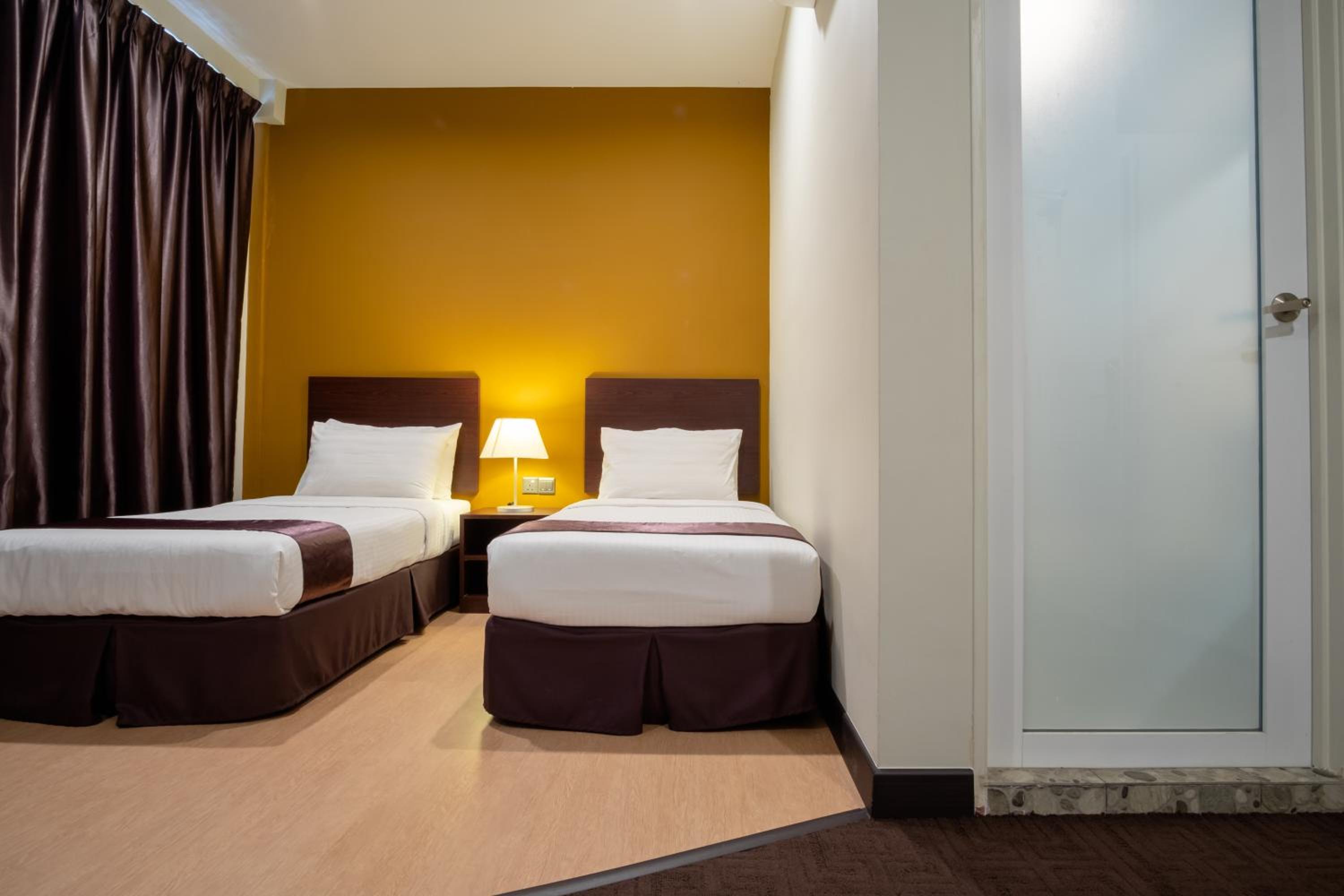 Deluxe Twin Room photo 3