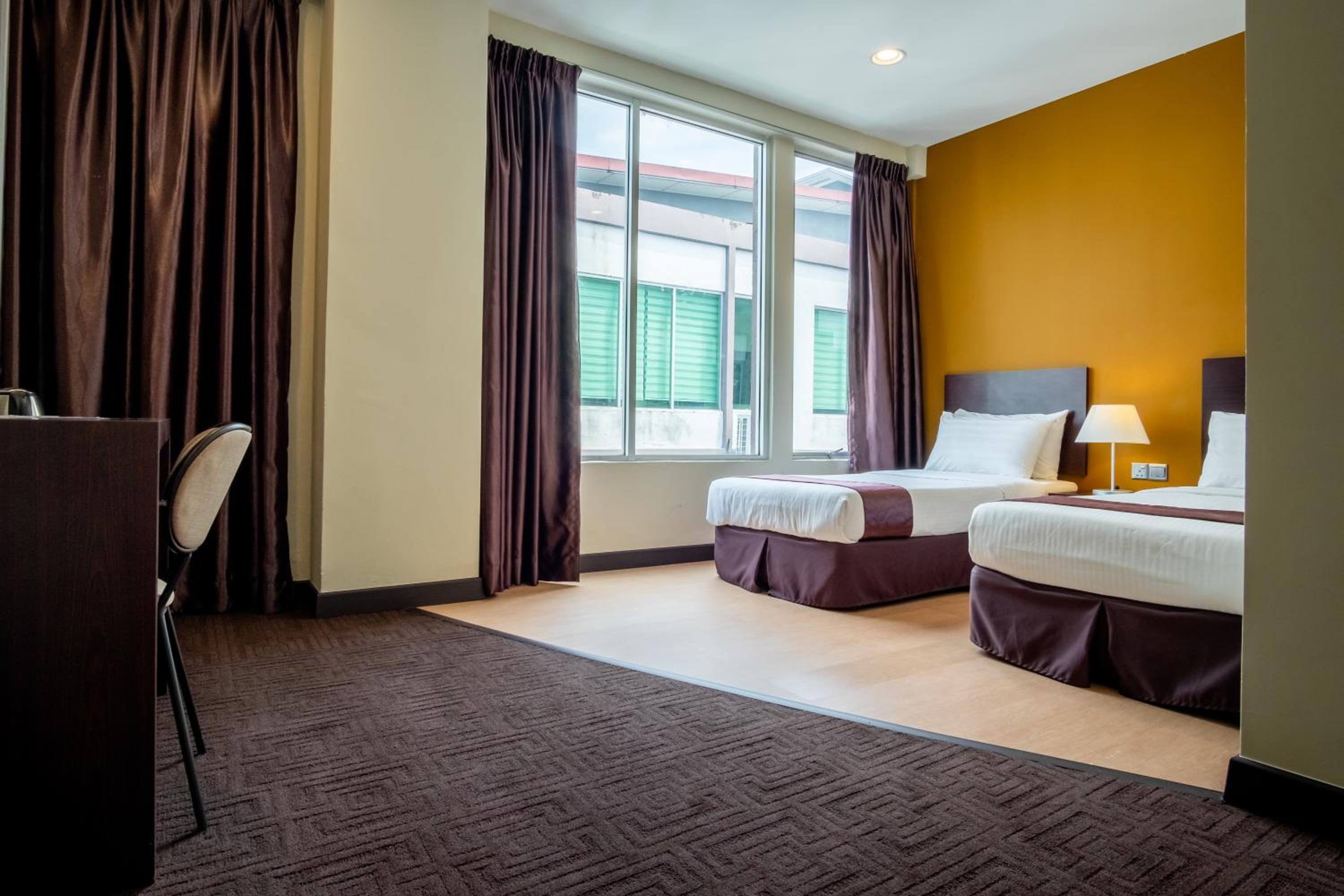 Deluxe Twin Room photo 2
