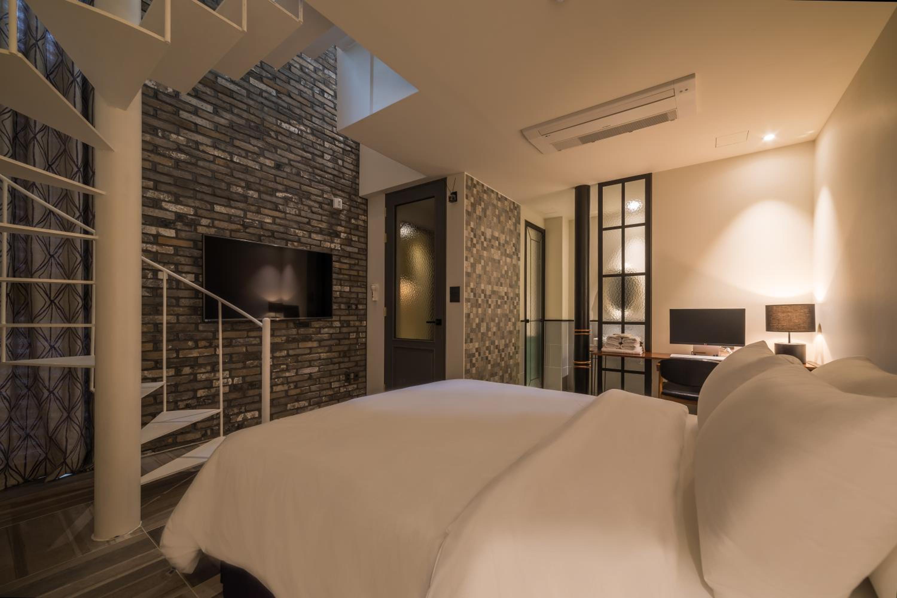 Double Room with Terrace - Photo 11