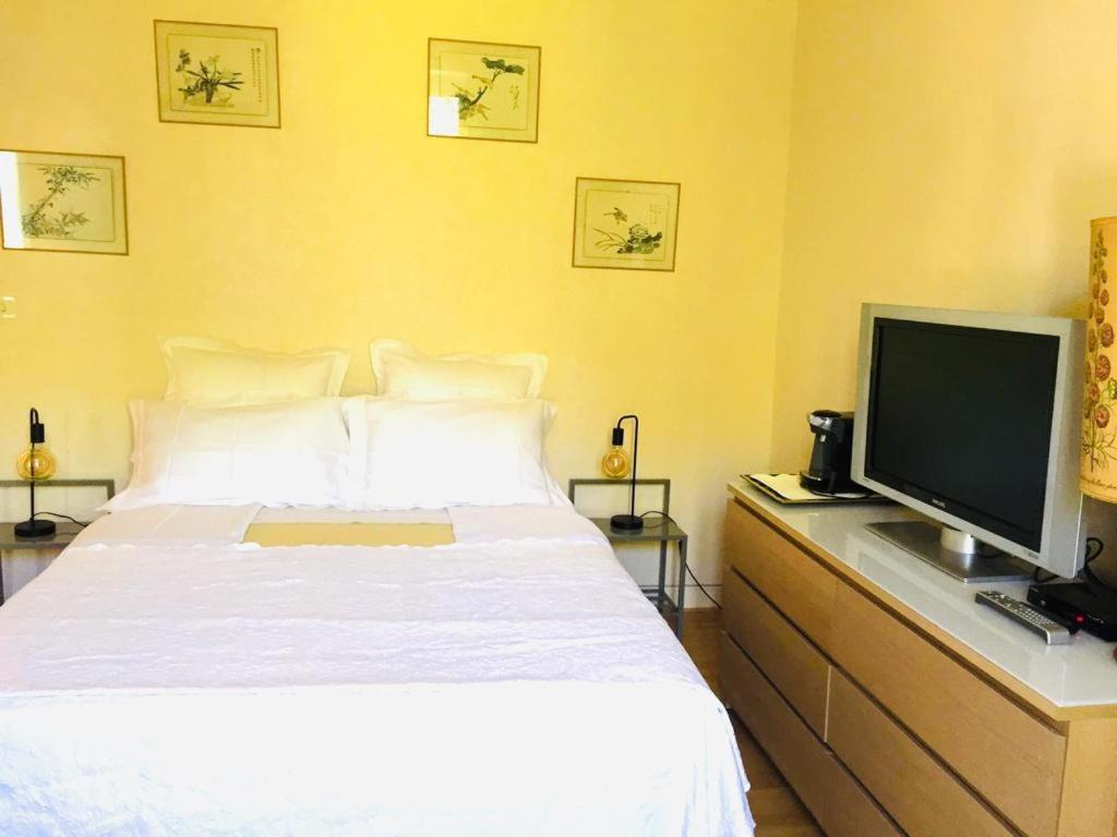 Double Room with Extra Bed - Photo 1