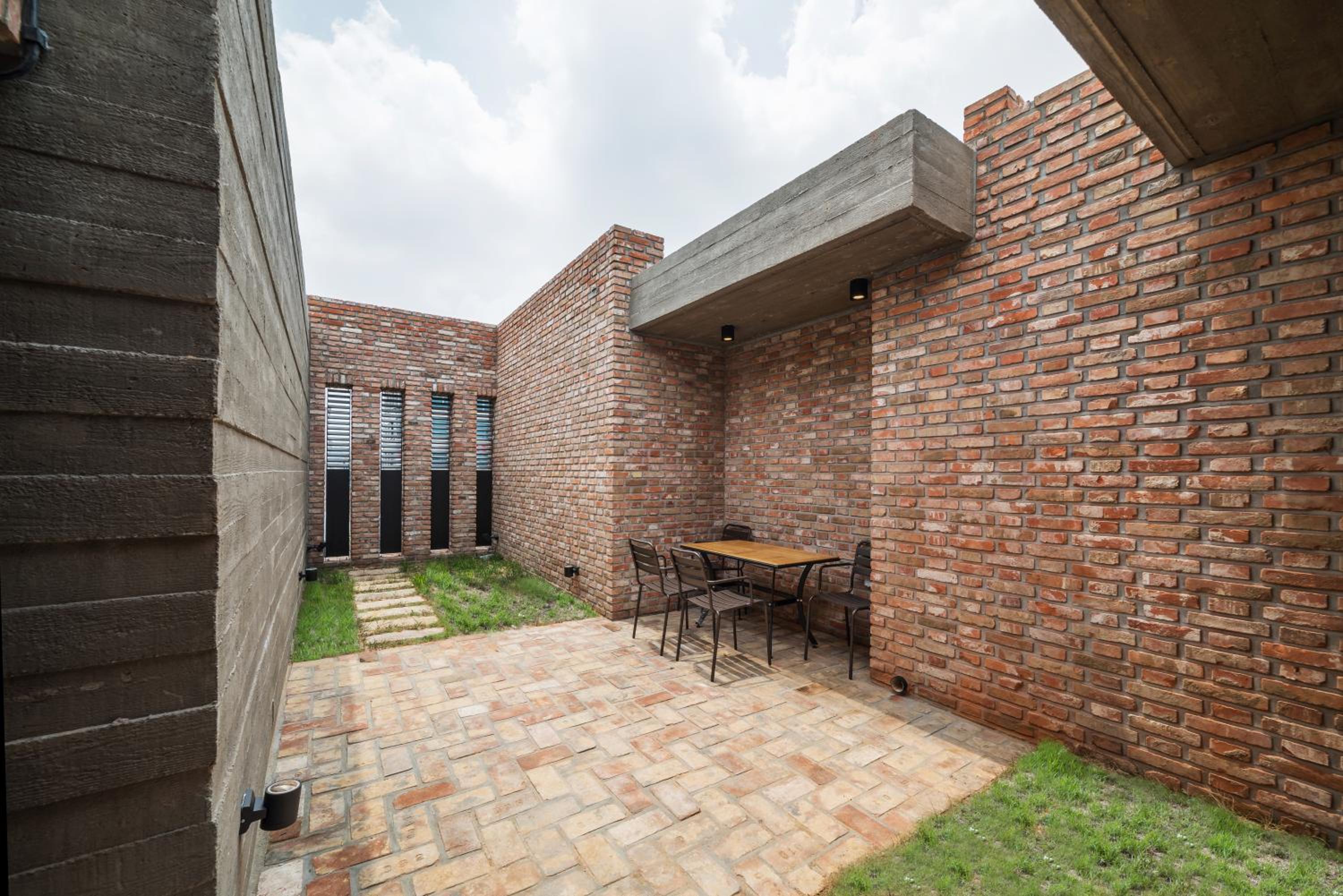 Family Room with Terrace photo 3