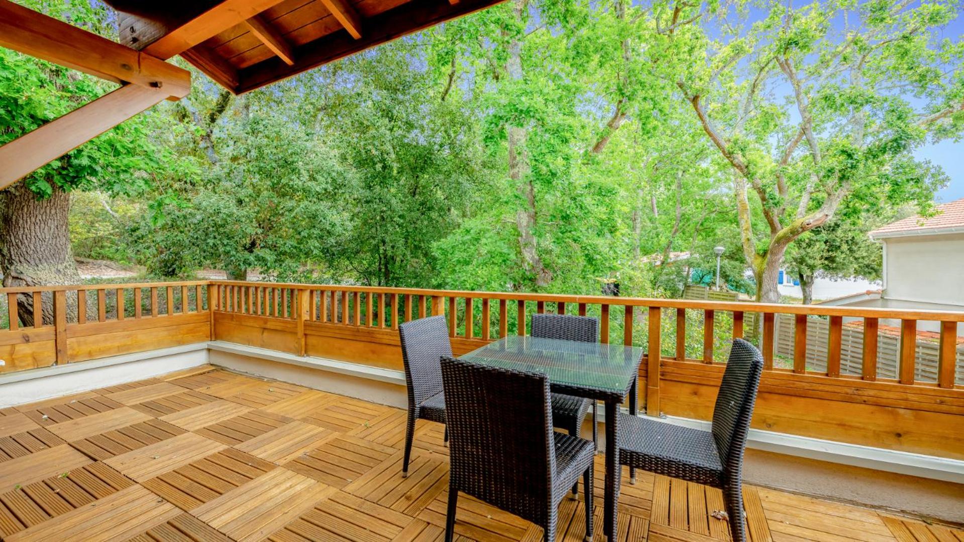 Superior One-Bedroom Apartment (4 Adults) - Photo 7