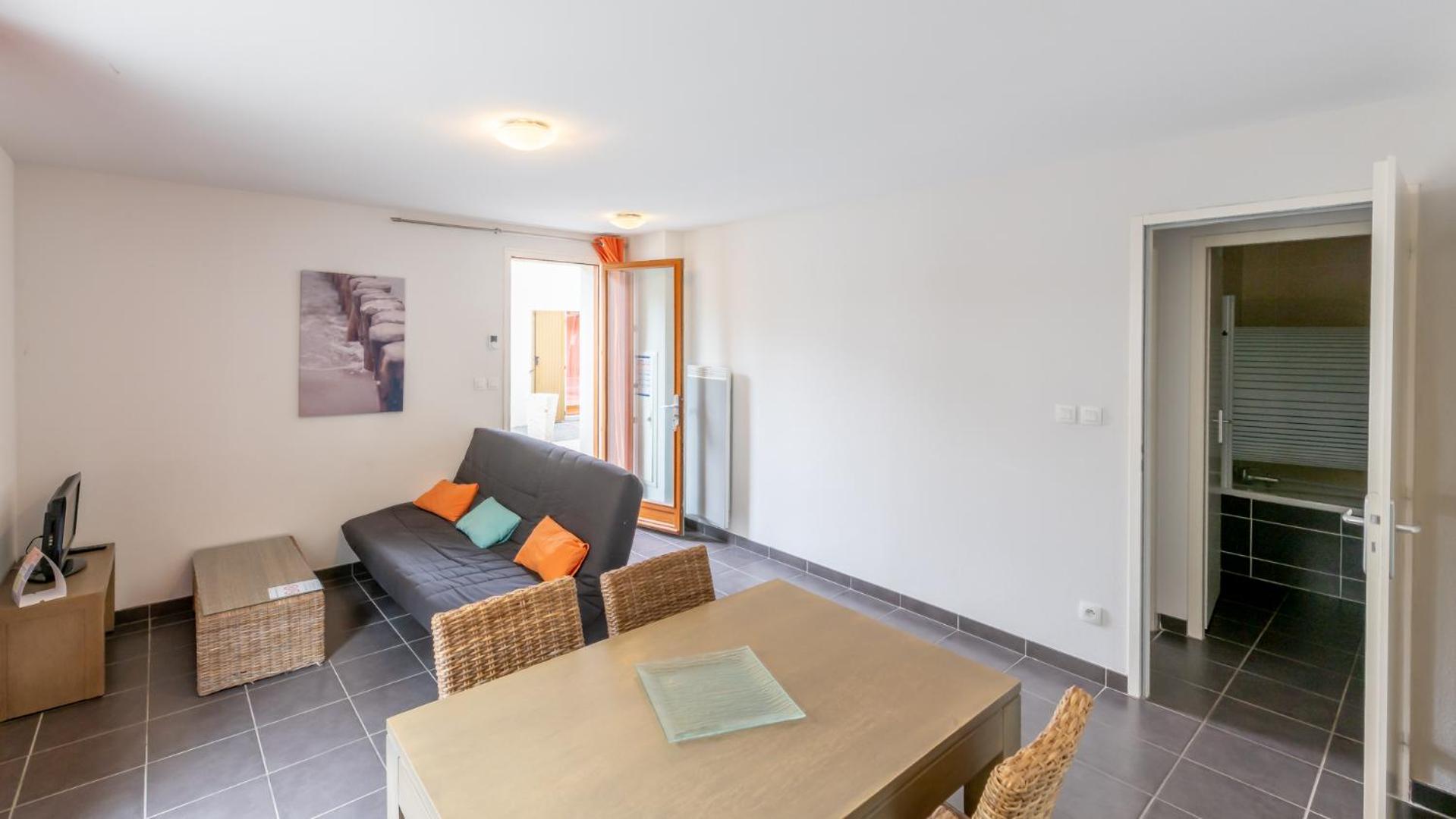 One-Bedroom Apartment (4 Adults) - Photo 1