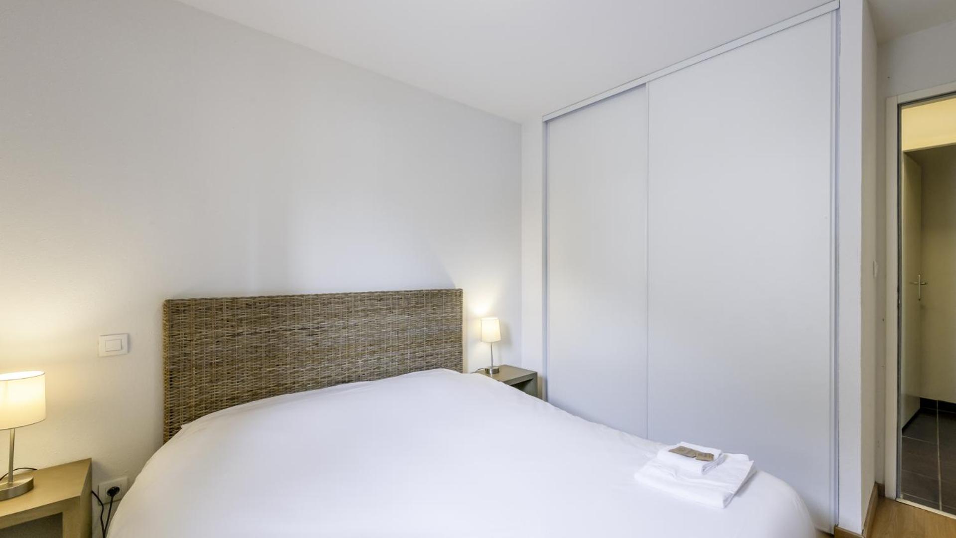 One-Bedroom Apartment (4 Adults) - Photo 7