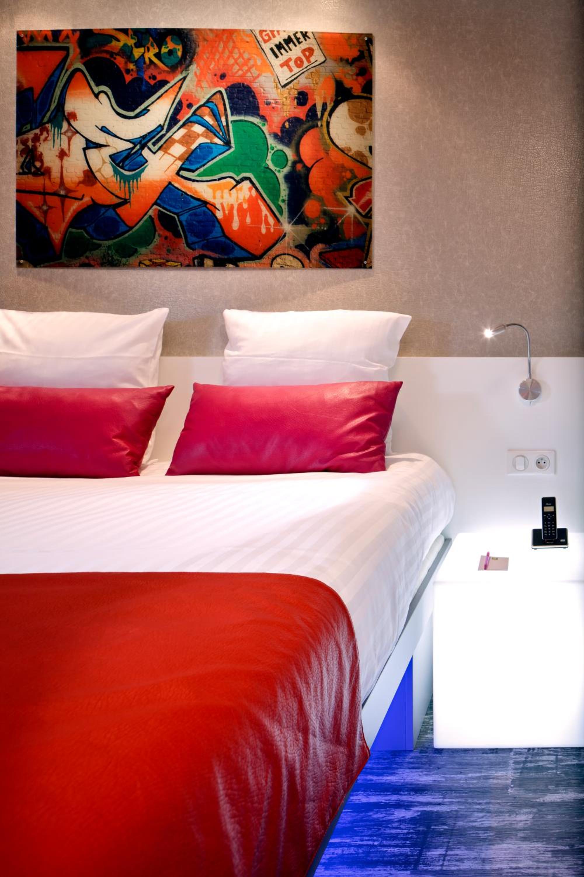 Standard Double Room - Photo 12