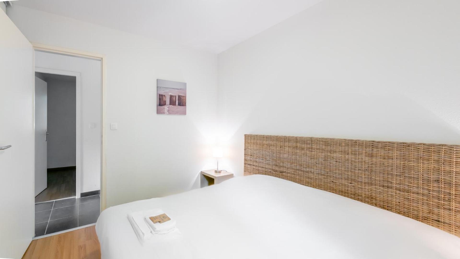 Two-Bedroom Apartment (6 Adults) - Photo 5