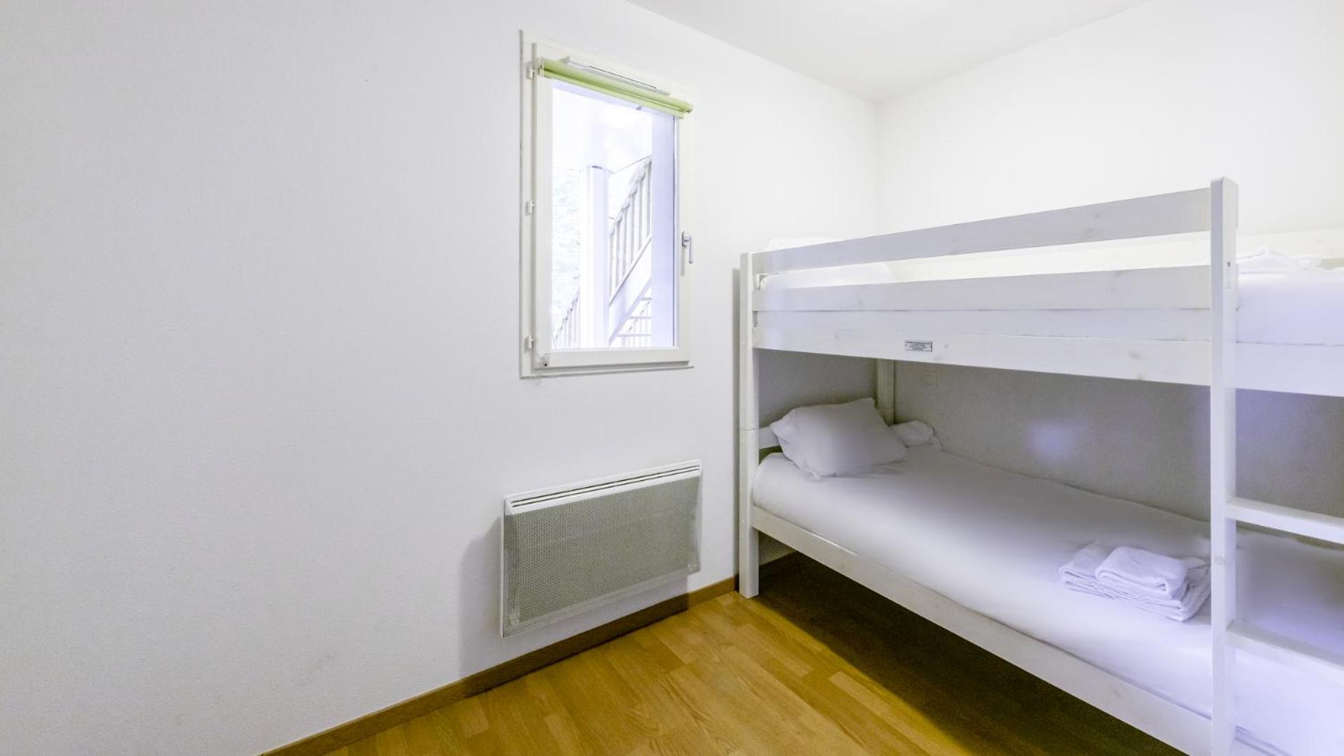 Two-Bedroom Apartment (6 Adults) - Photo 2