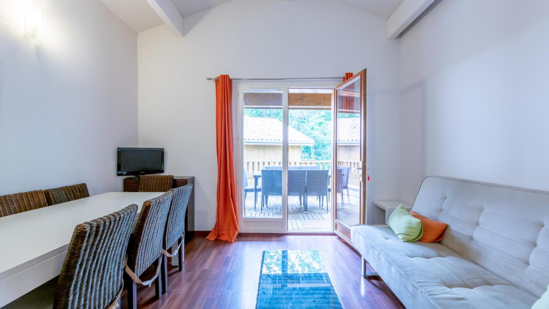 Superior Three-Bedroom Apartment (8 Adults)  photo 1