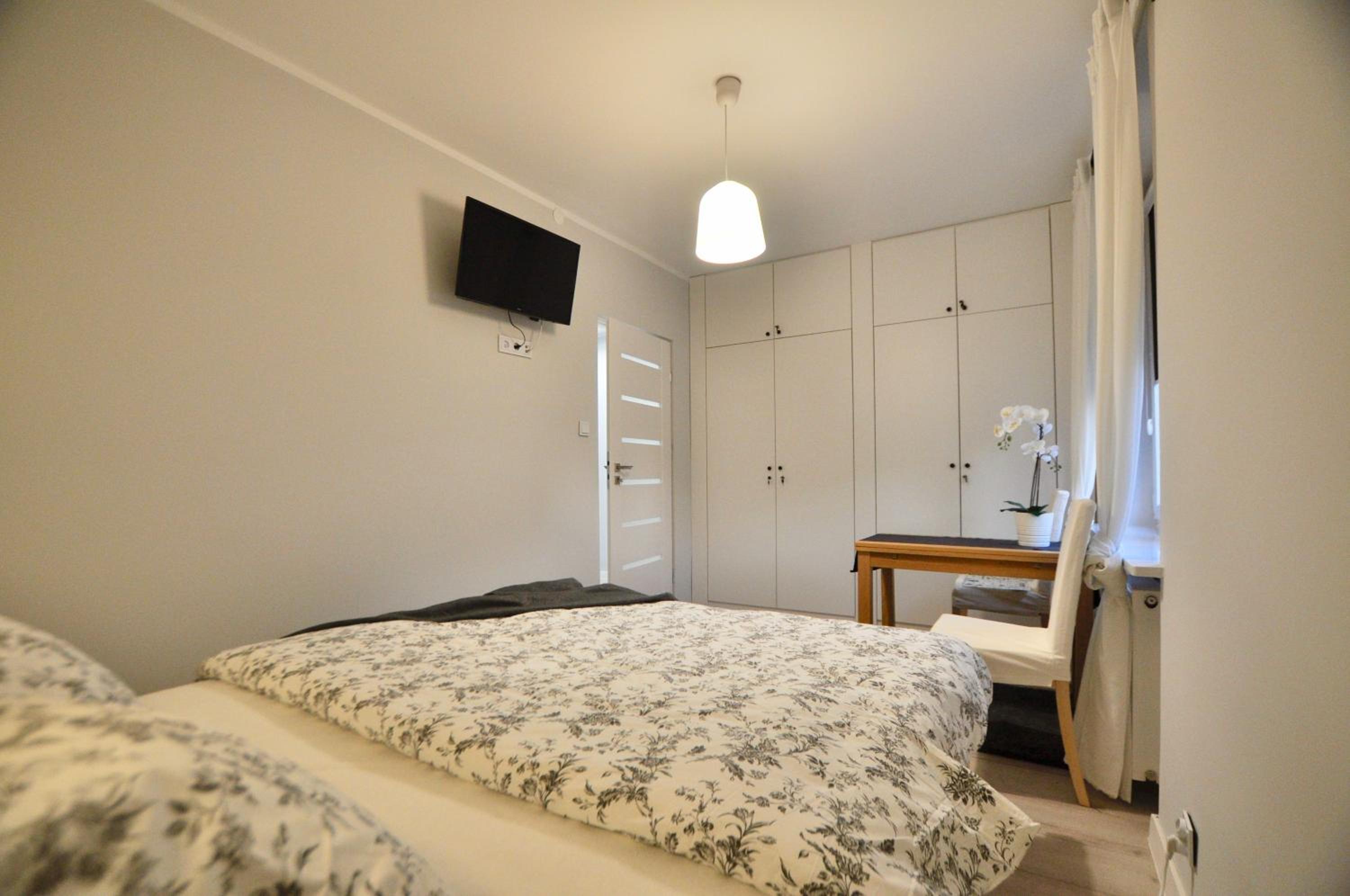 One-Bedroom Apartment - Photo 4