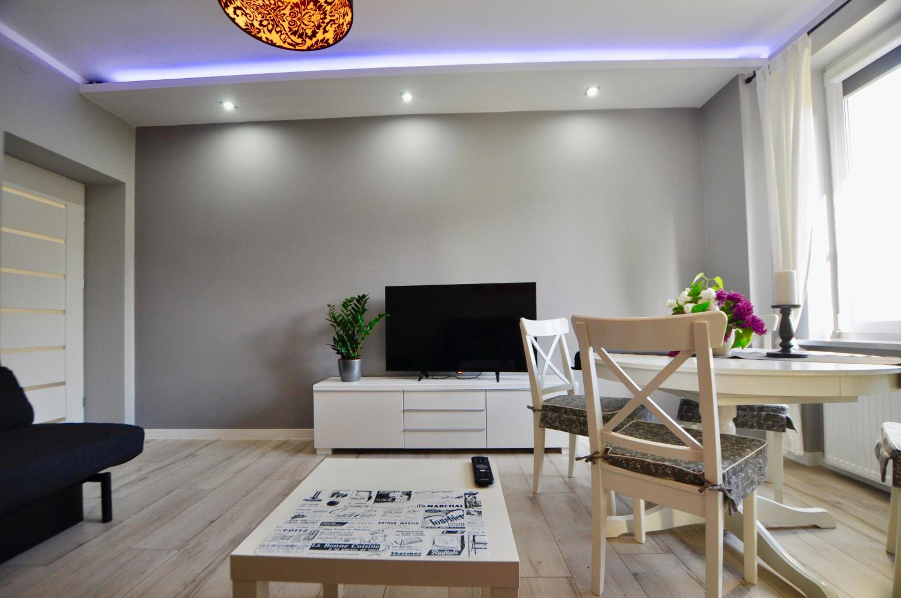 One-Bedroom Apartment - Photo 7