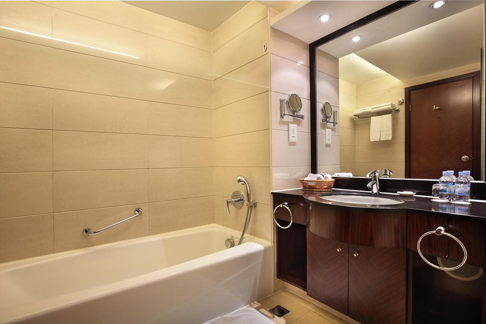 Standard Twin Room - Photo 3
