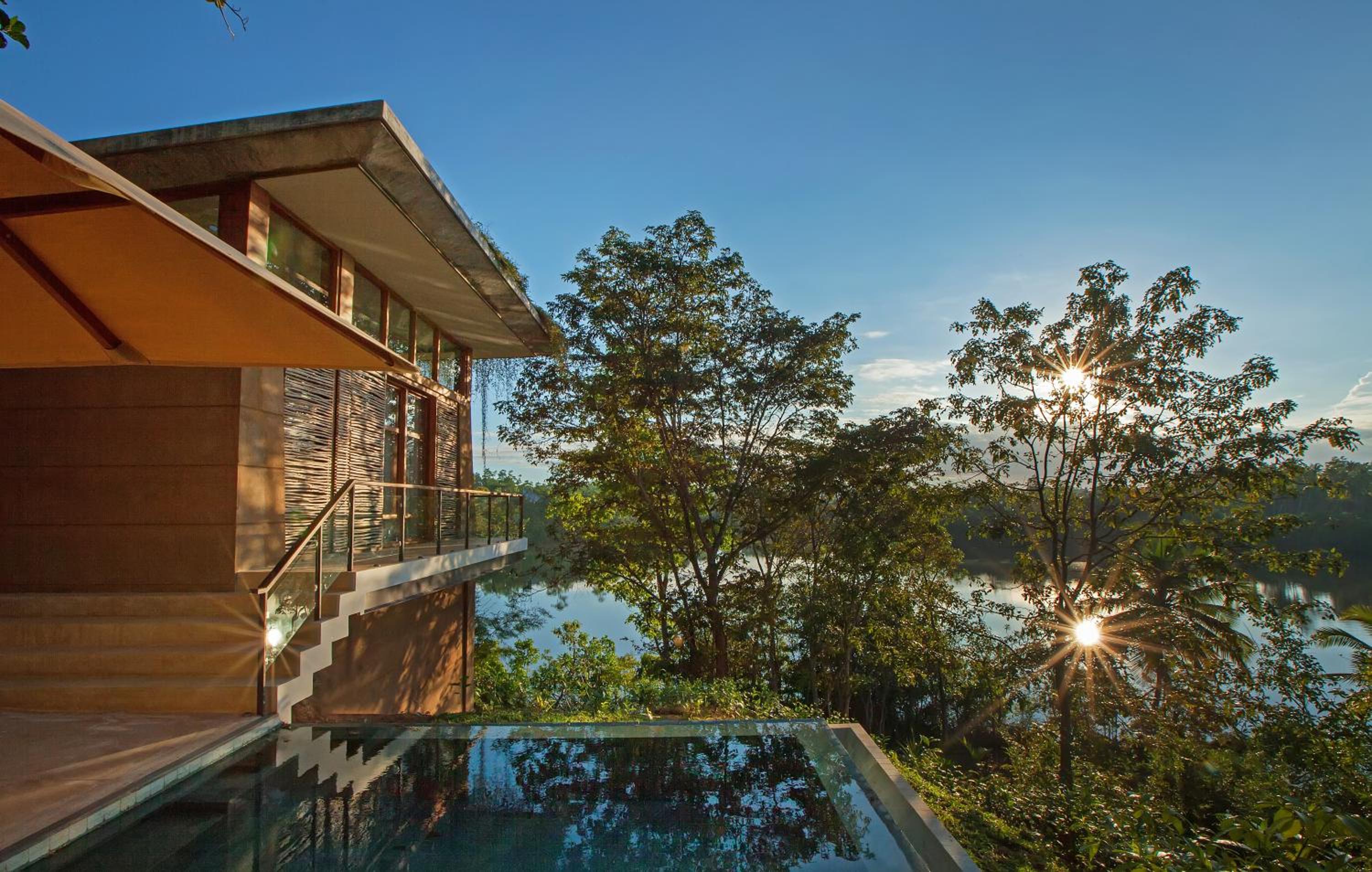 Tri Villa com Piscina