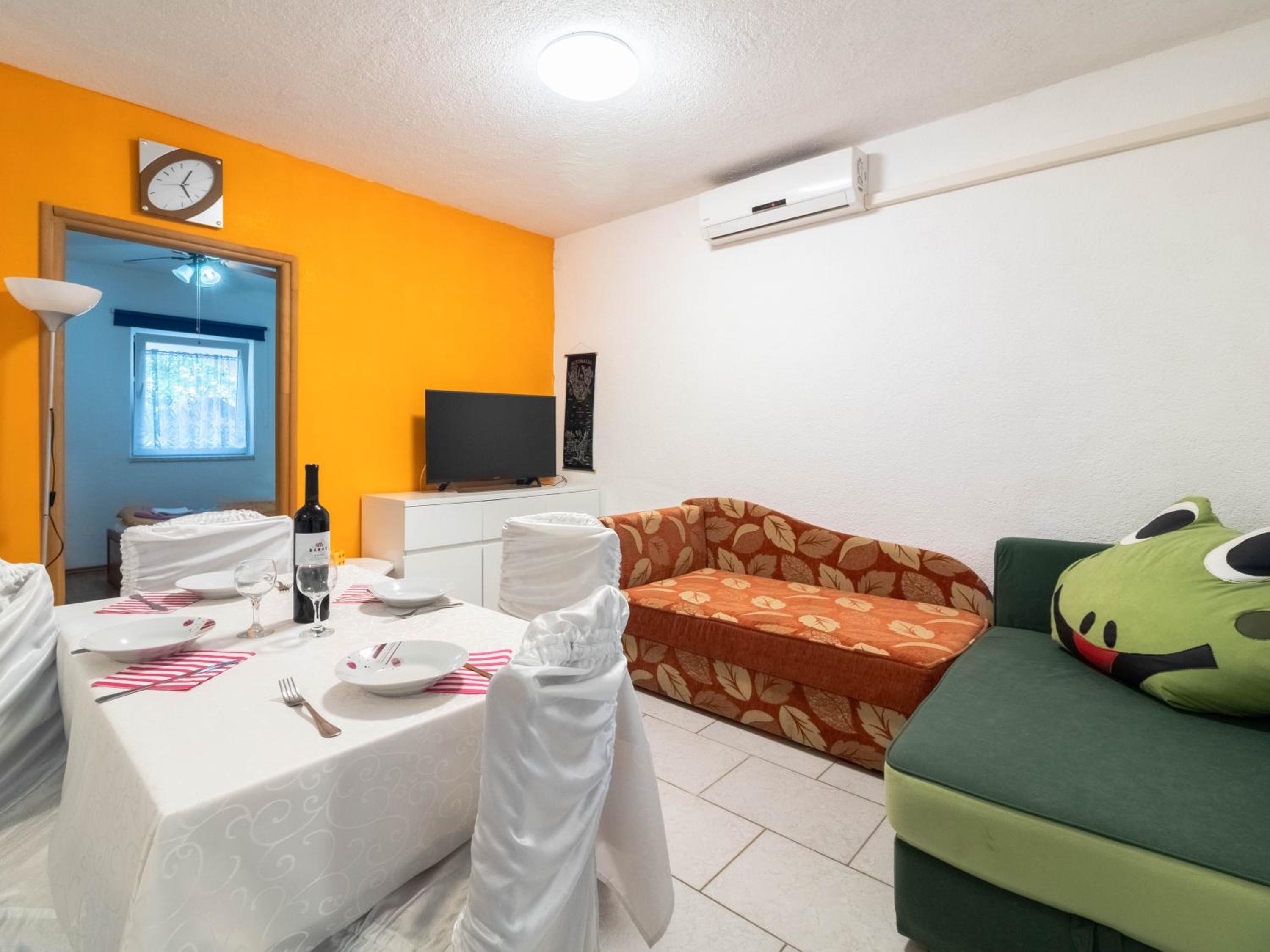 One-Bedroom Apartment with Terrace - Photo 17
