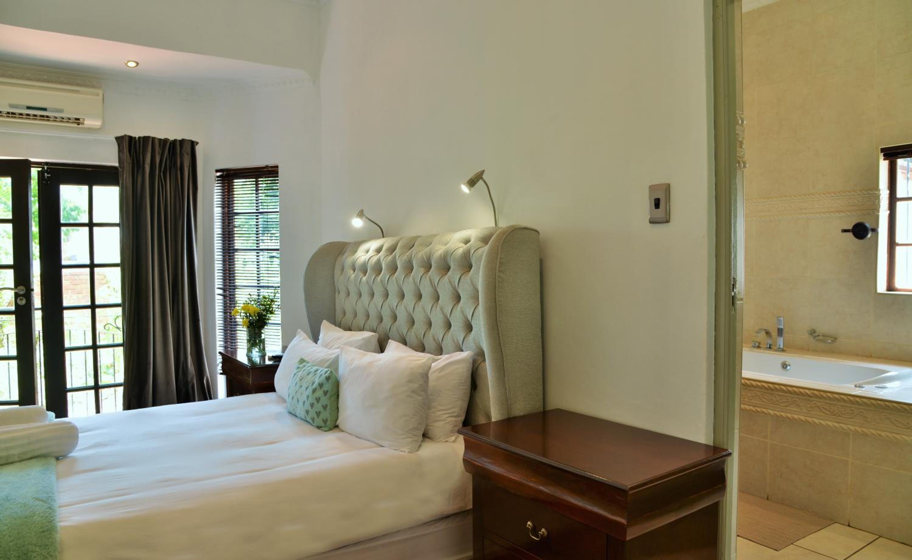 Standard Queen Room - Photo 1