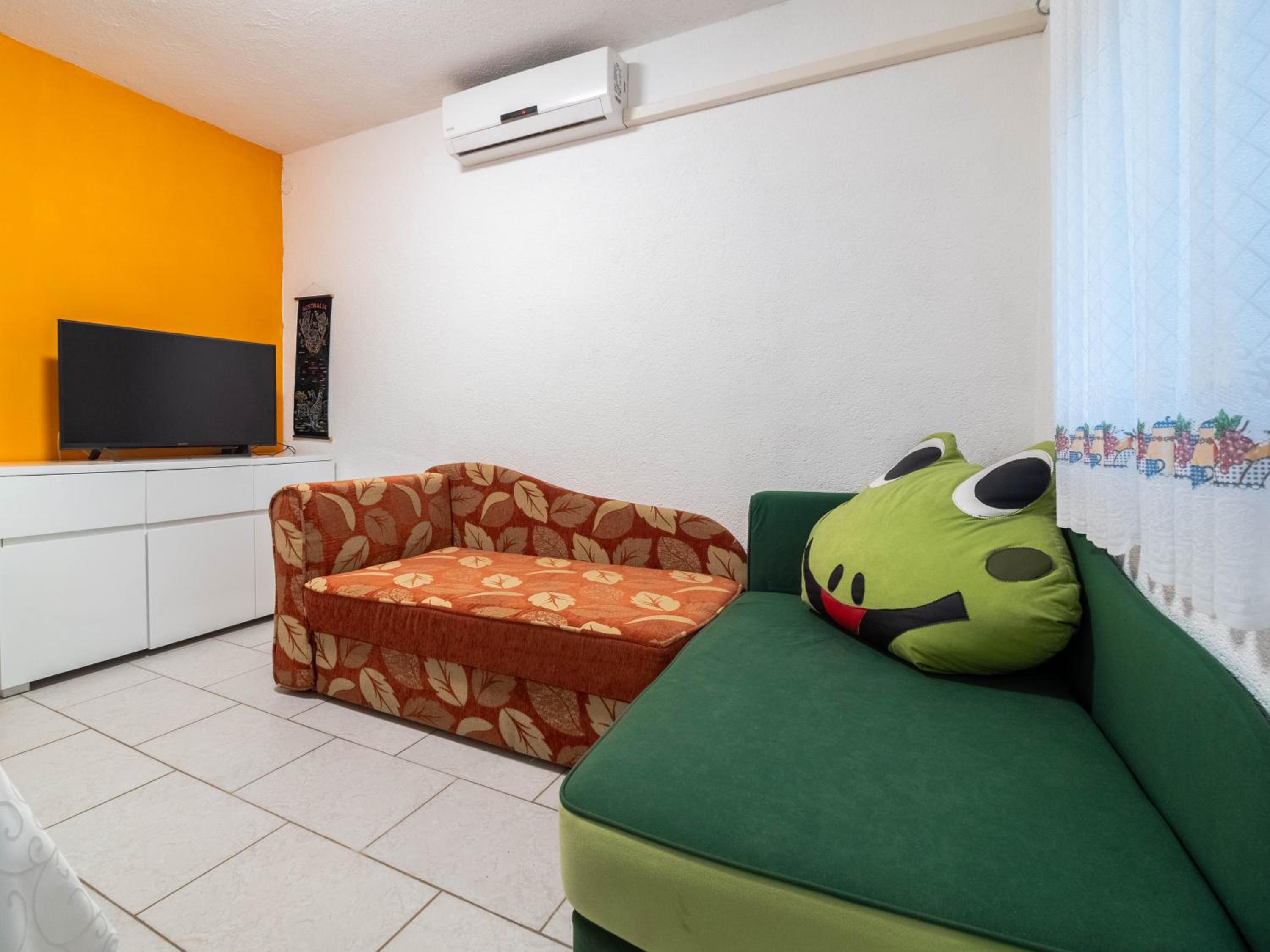 One-Bedroom Apartment with Terrace - Photo 16