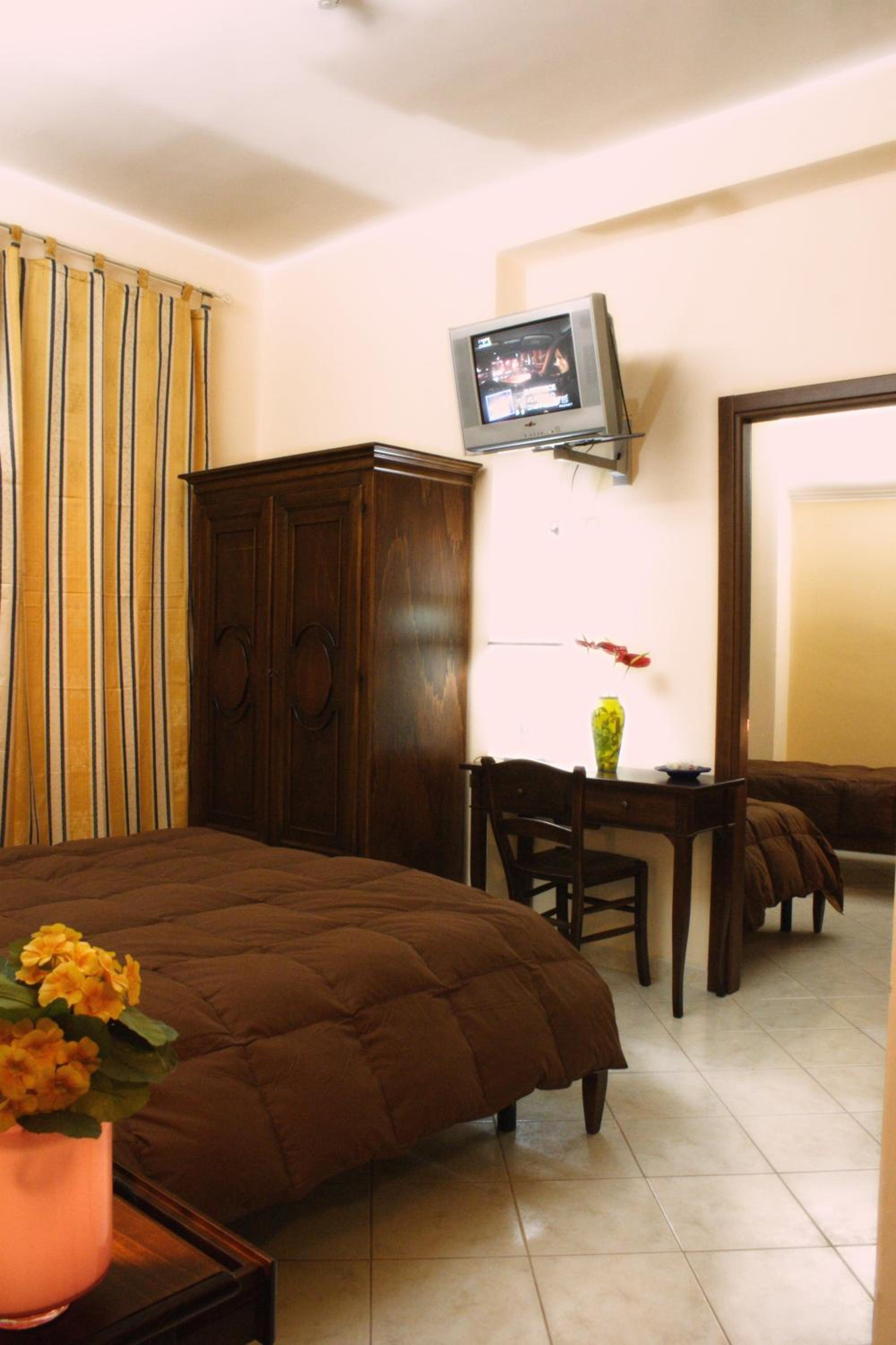 Quadruple Room - Photo 1