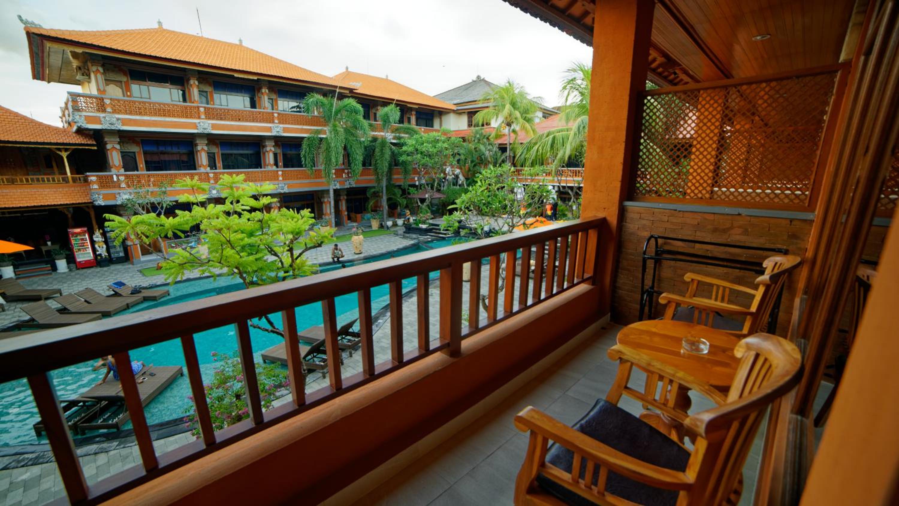 Deluxe Double or Twin Room with Pool View - Photo 9