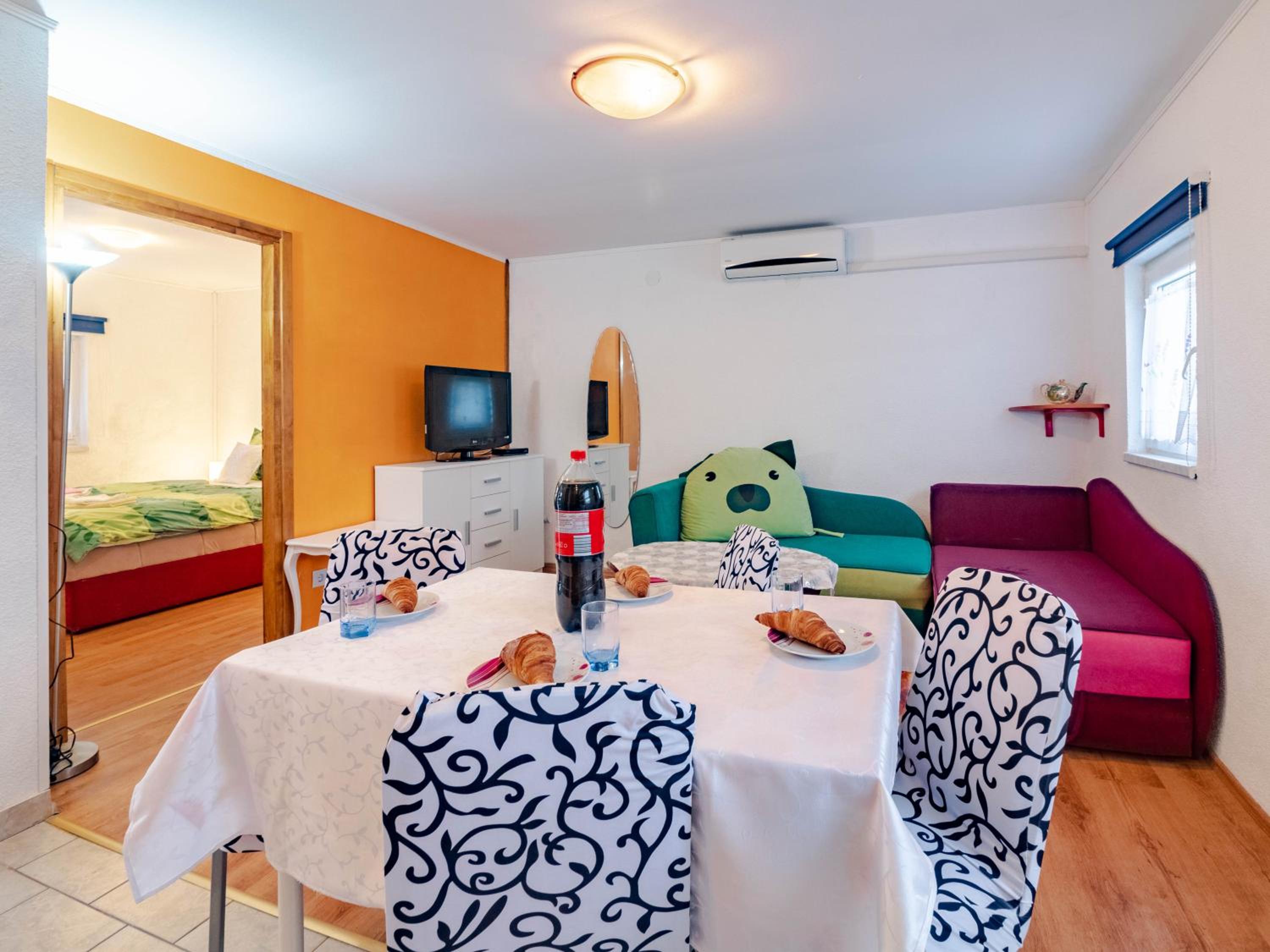 One-Bedroom Apartment with Balcony - Photo 2