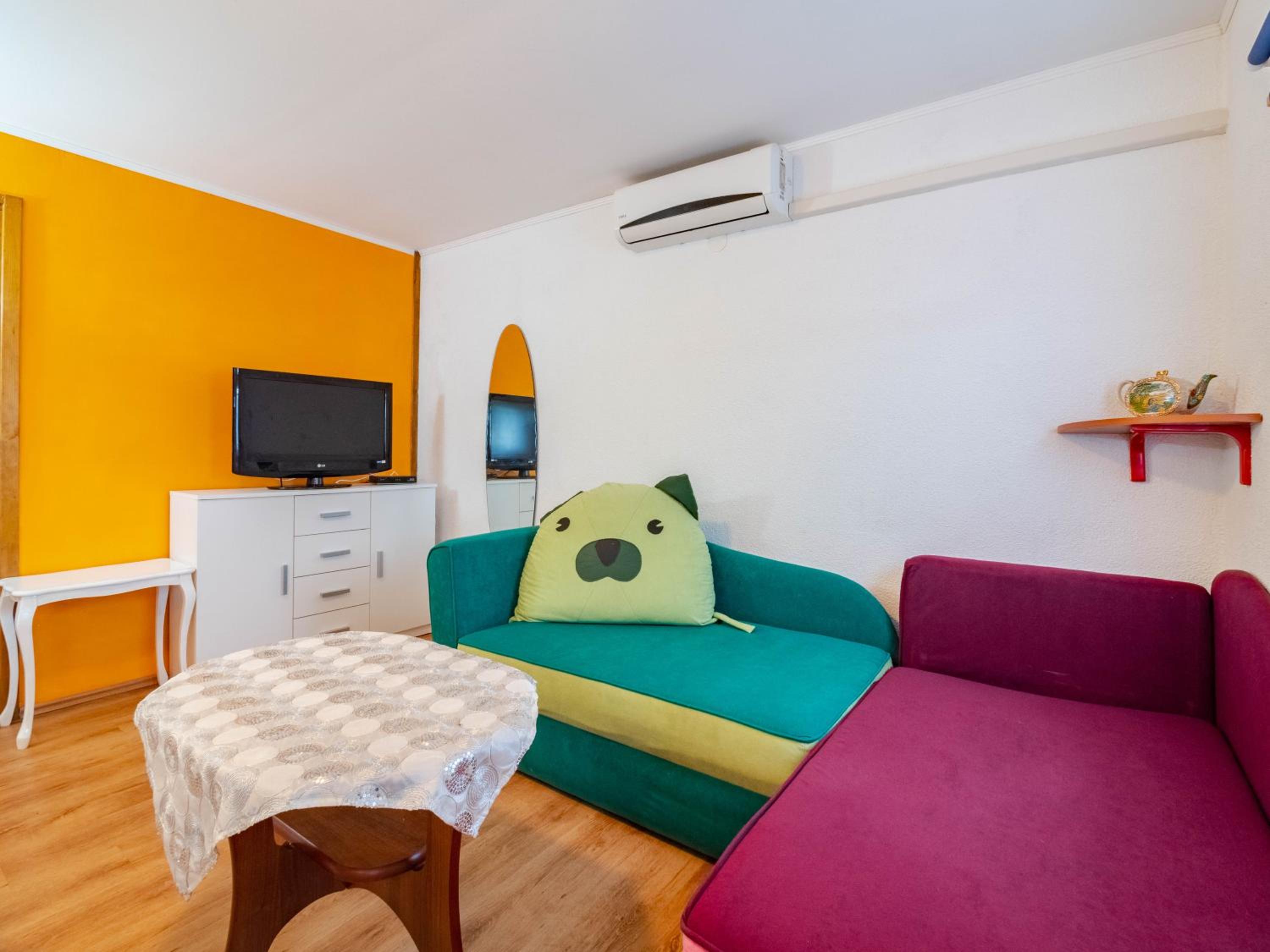 One-Bedroom Apartment with Balcony - Photo 3