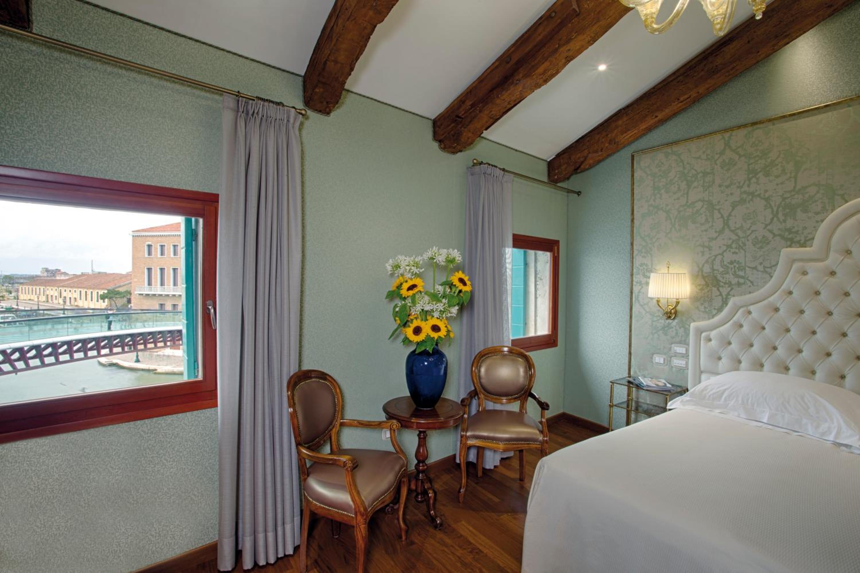 Deluxe Double or Twin Room with Grand Canal View and Full Breakfast