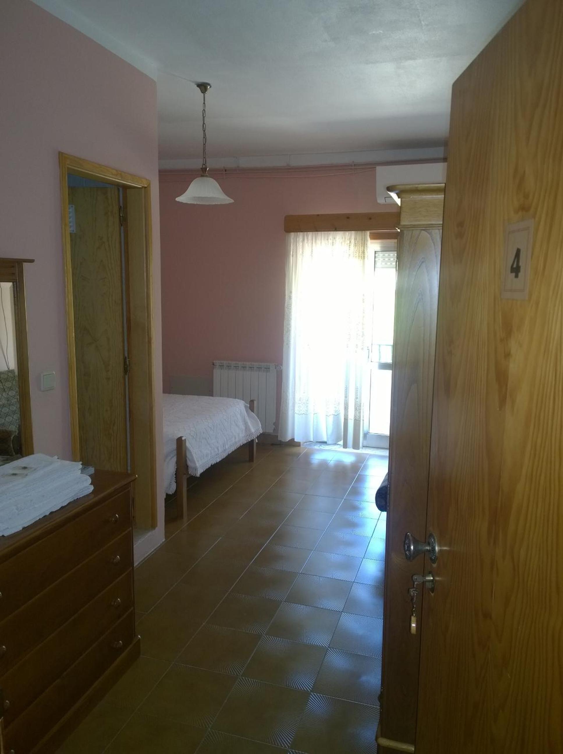 Double Room with Balcony - Photo 1