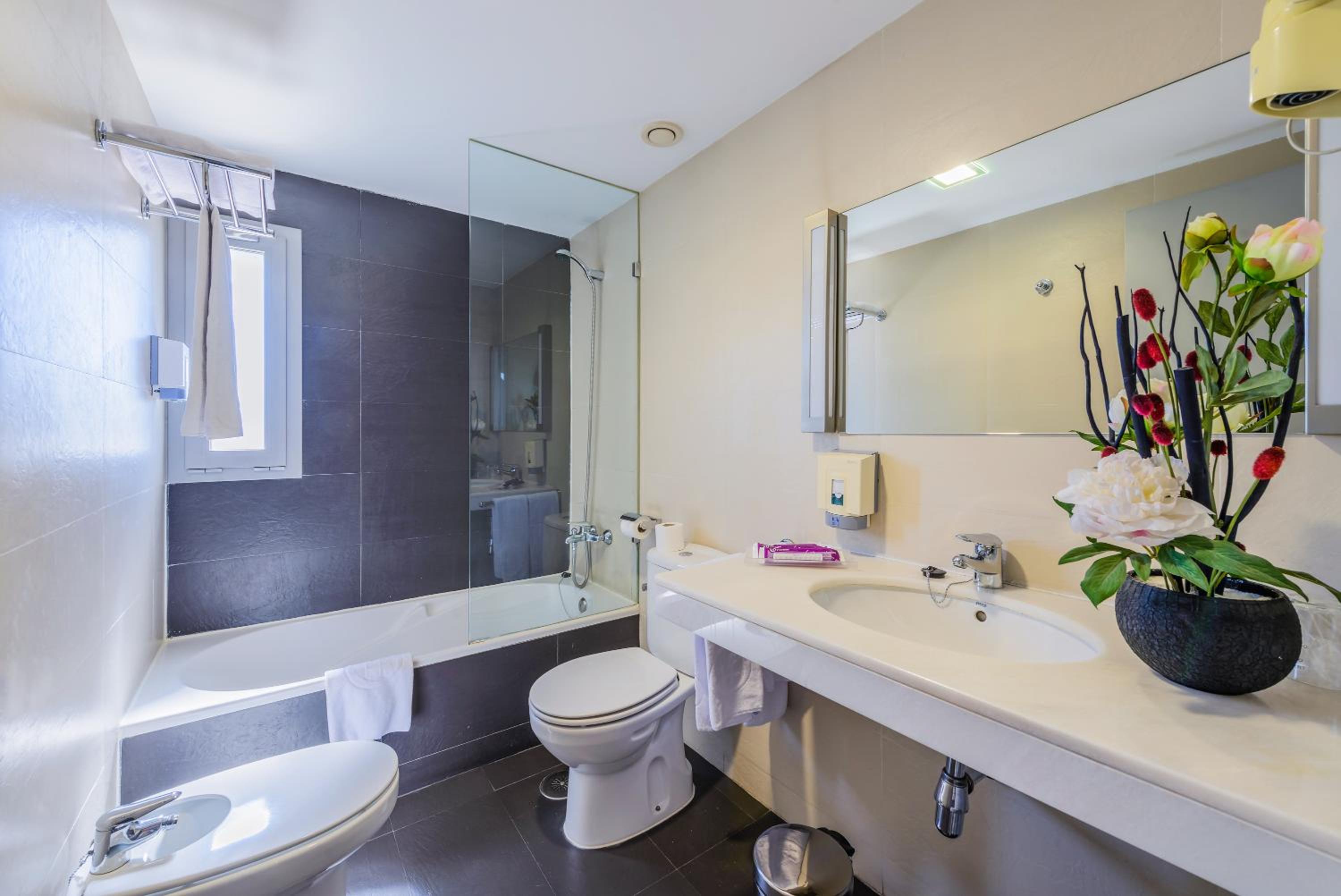 Double Room - Photo 2