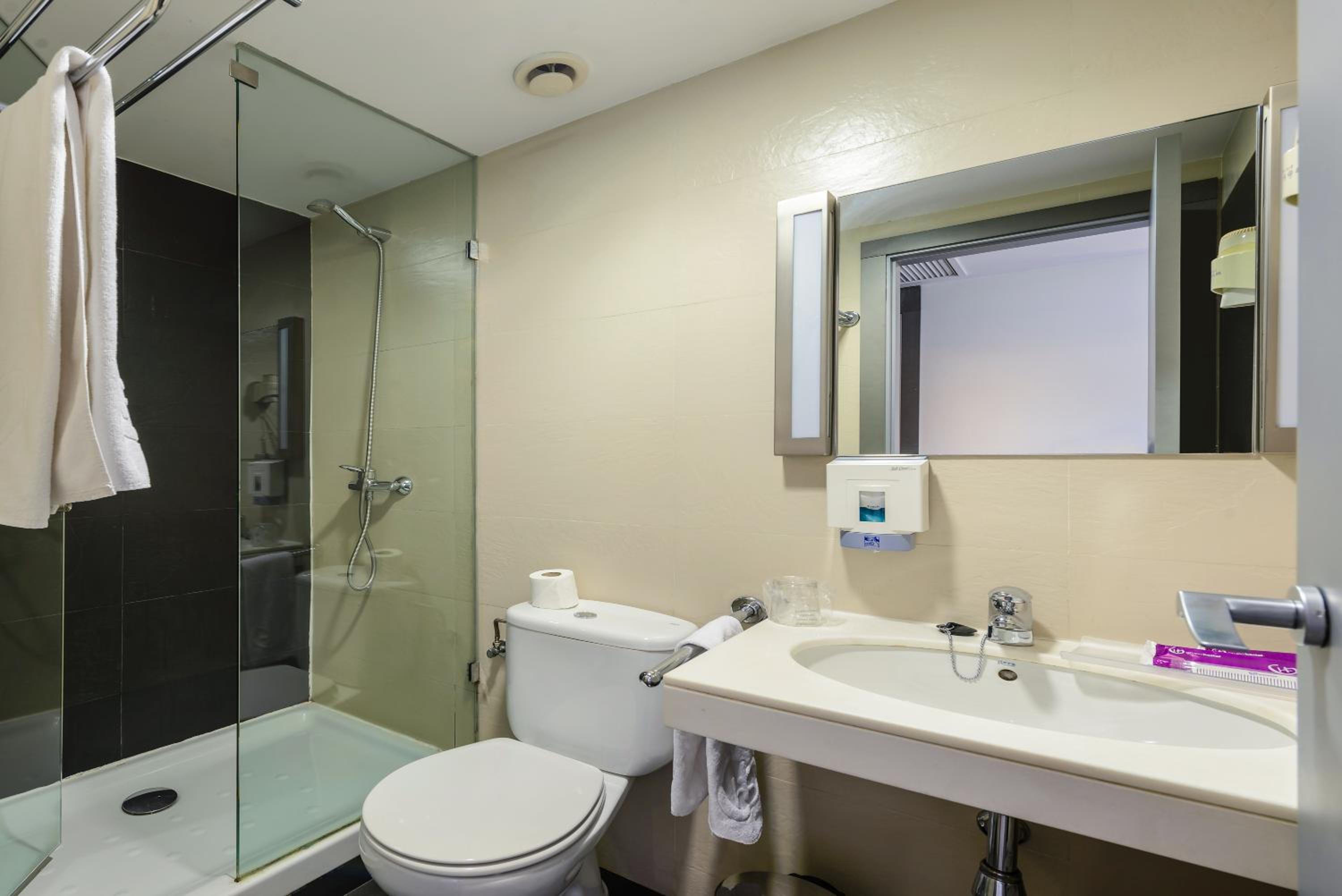 Double Room - Photo 7