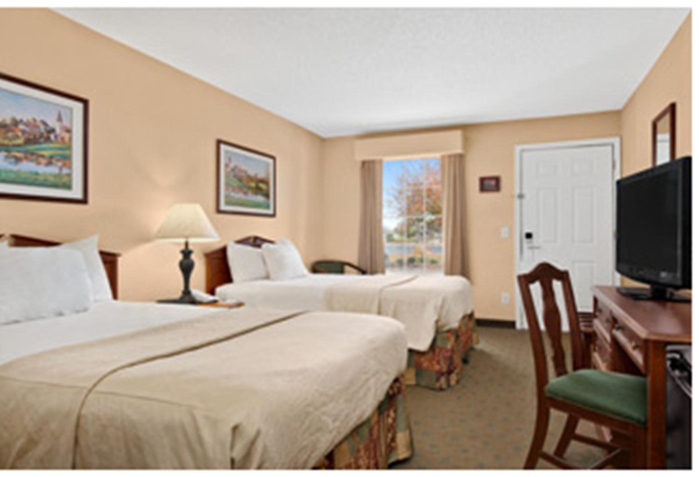 Double Room with Two Double Beds - Non-Smoking - Photo 9